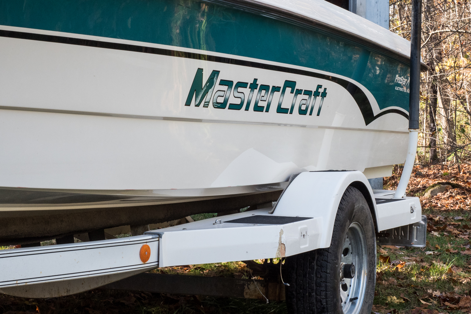 1998 Mastercraft "ProStar 205" Ski Boat with Trailer
