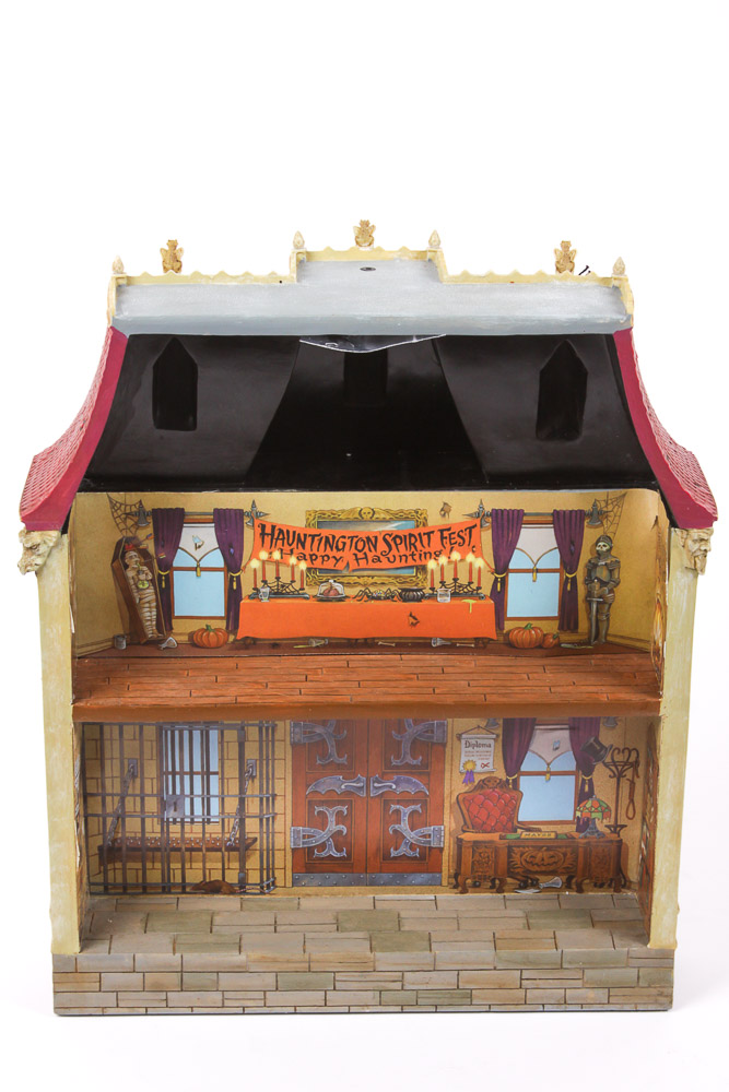 Hallmark Keepsake "Hauntington Town Hall" Figurine with Lights and Sound