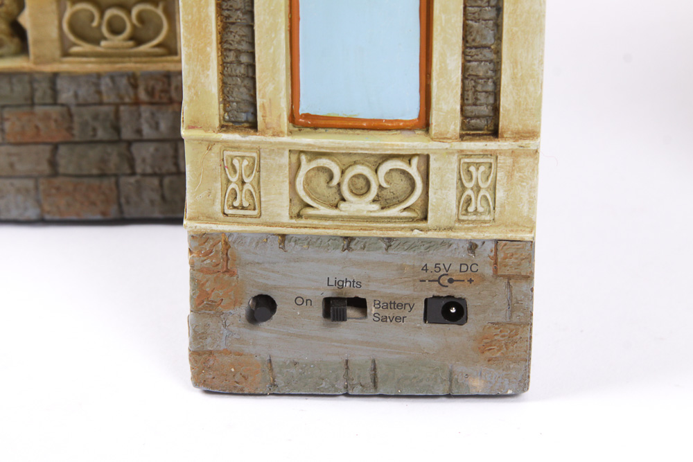 Hallmark Keepsake "Hauntington Town Hall" Figurine with Lights and Sound