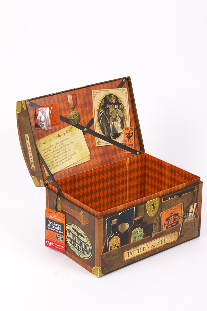 Halloween Hallmark Hauntington Collection