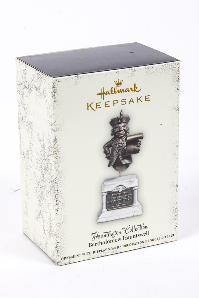 Halloween Hallmark Hauntington Collection