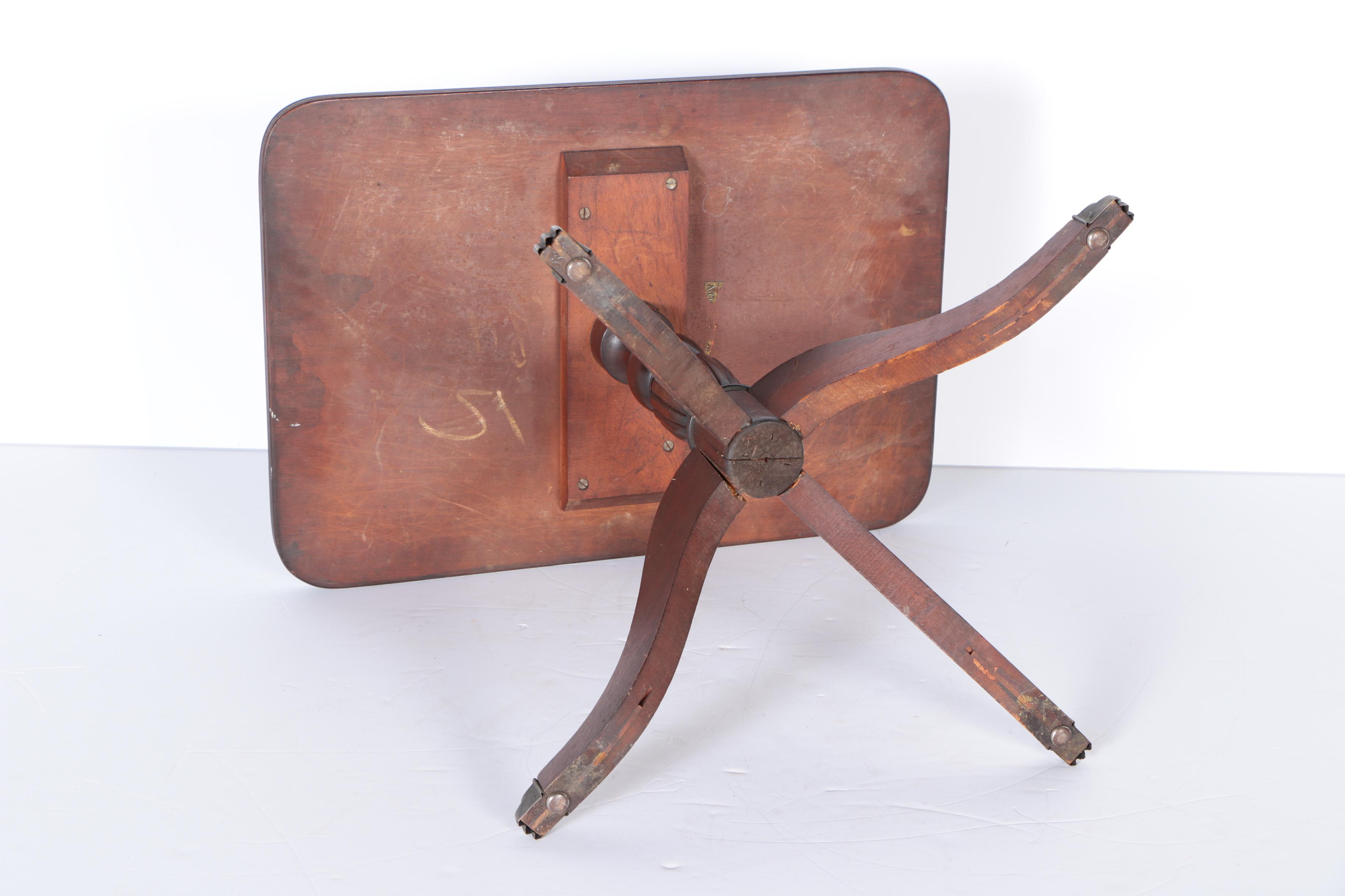 Duncan Phyfe Style Pedestal Table