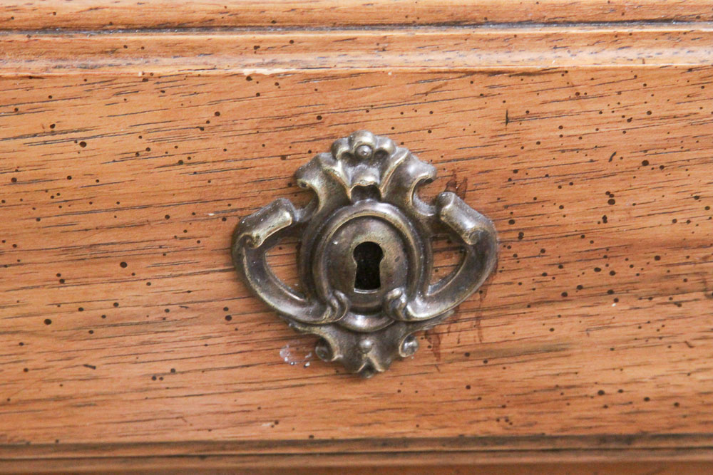 Thomasville Liquor Cabinet