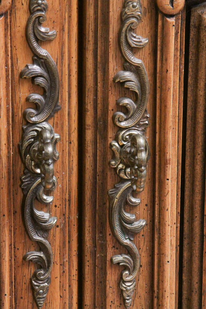 Thomasville Liquor Cabinet