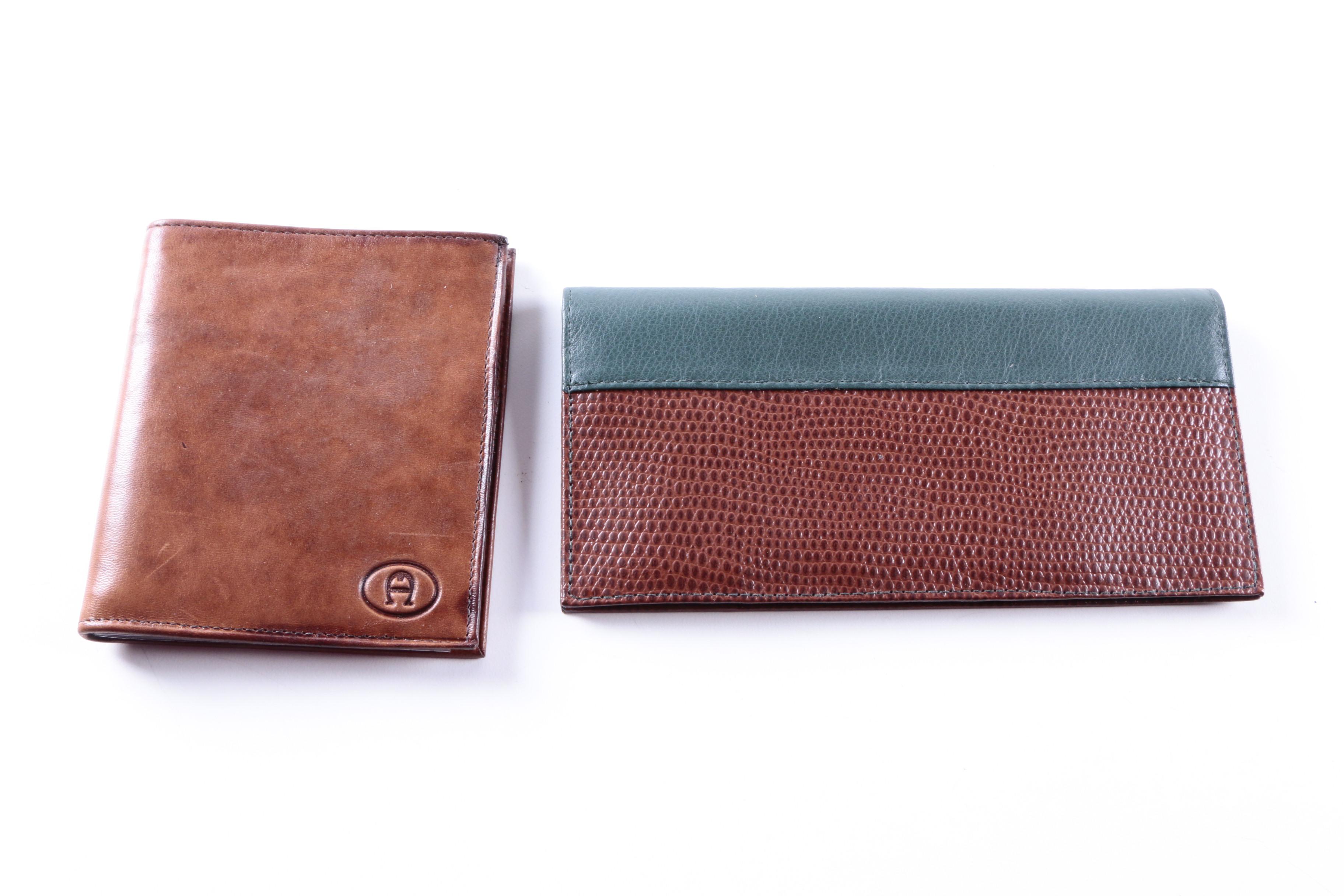 Pair of Wallets and Vintage Seiko Pyramid Talking Alarm Clock