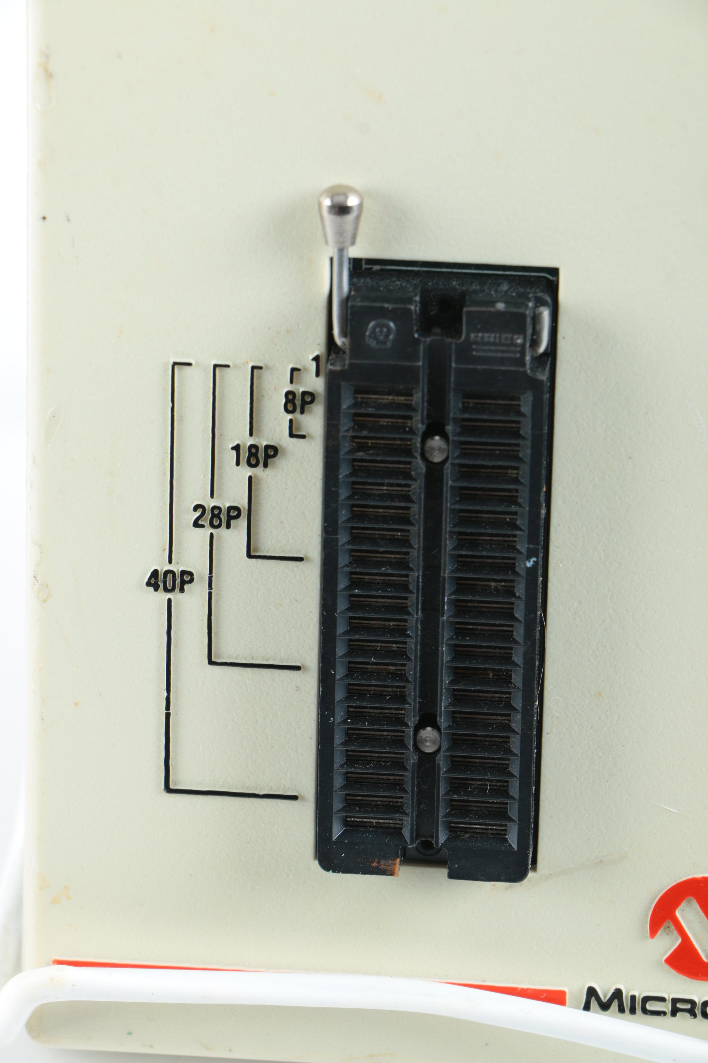 Microchip Picstart Plus Development Programmer