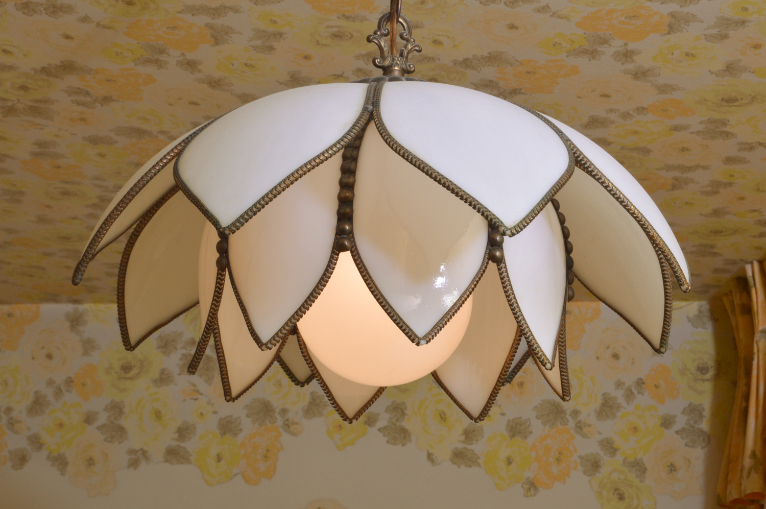 Vintage Slag Glass Tulip Swag Pendant Lights