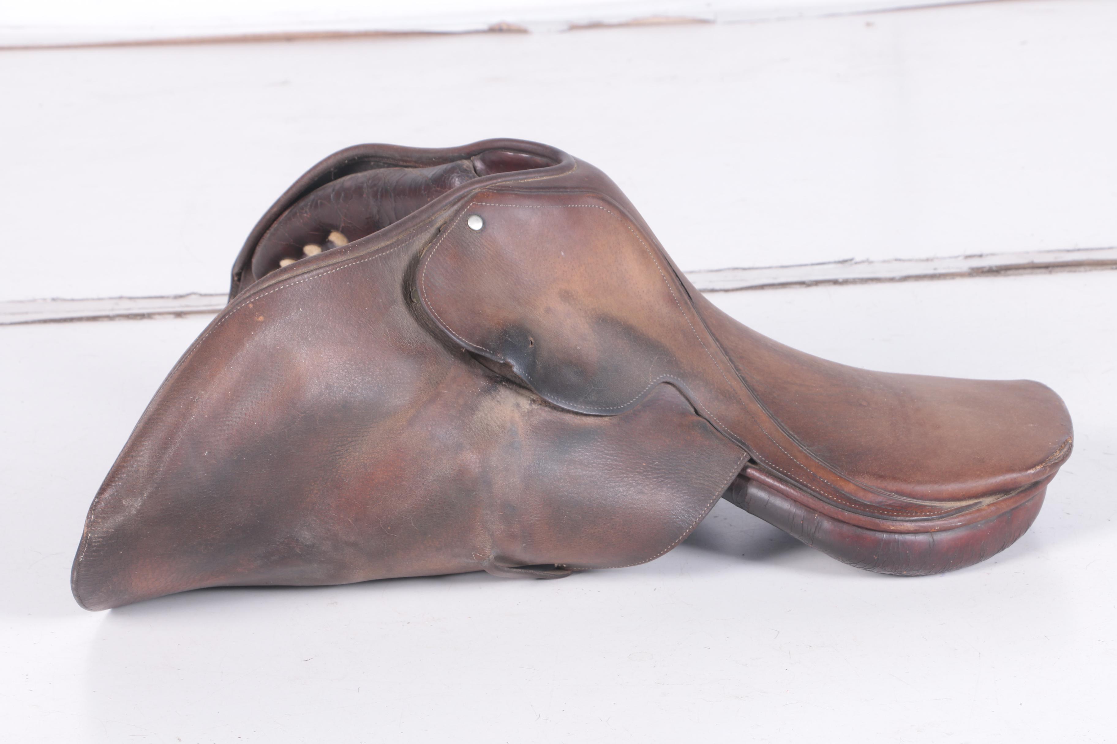 Vintage Brown Leather Close Contact Saddle