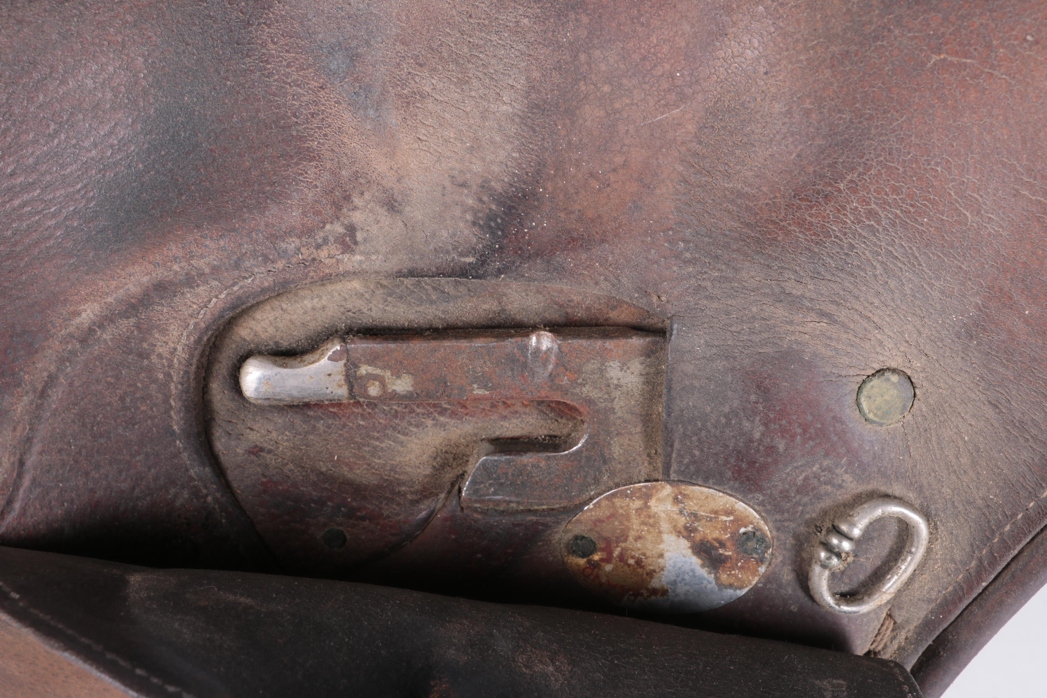 Vintage Brown Leather Close Contact Saddle