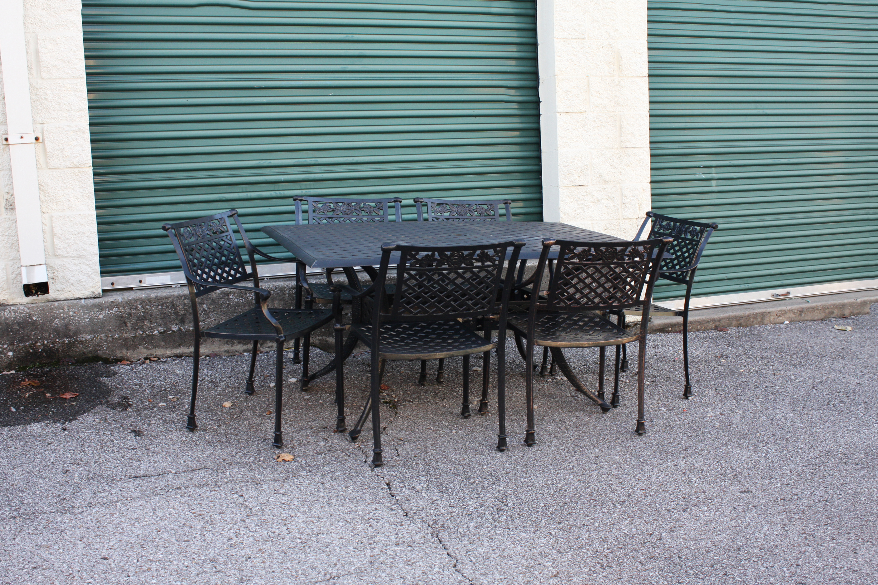 Outdoor Patio Table and Chairs