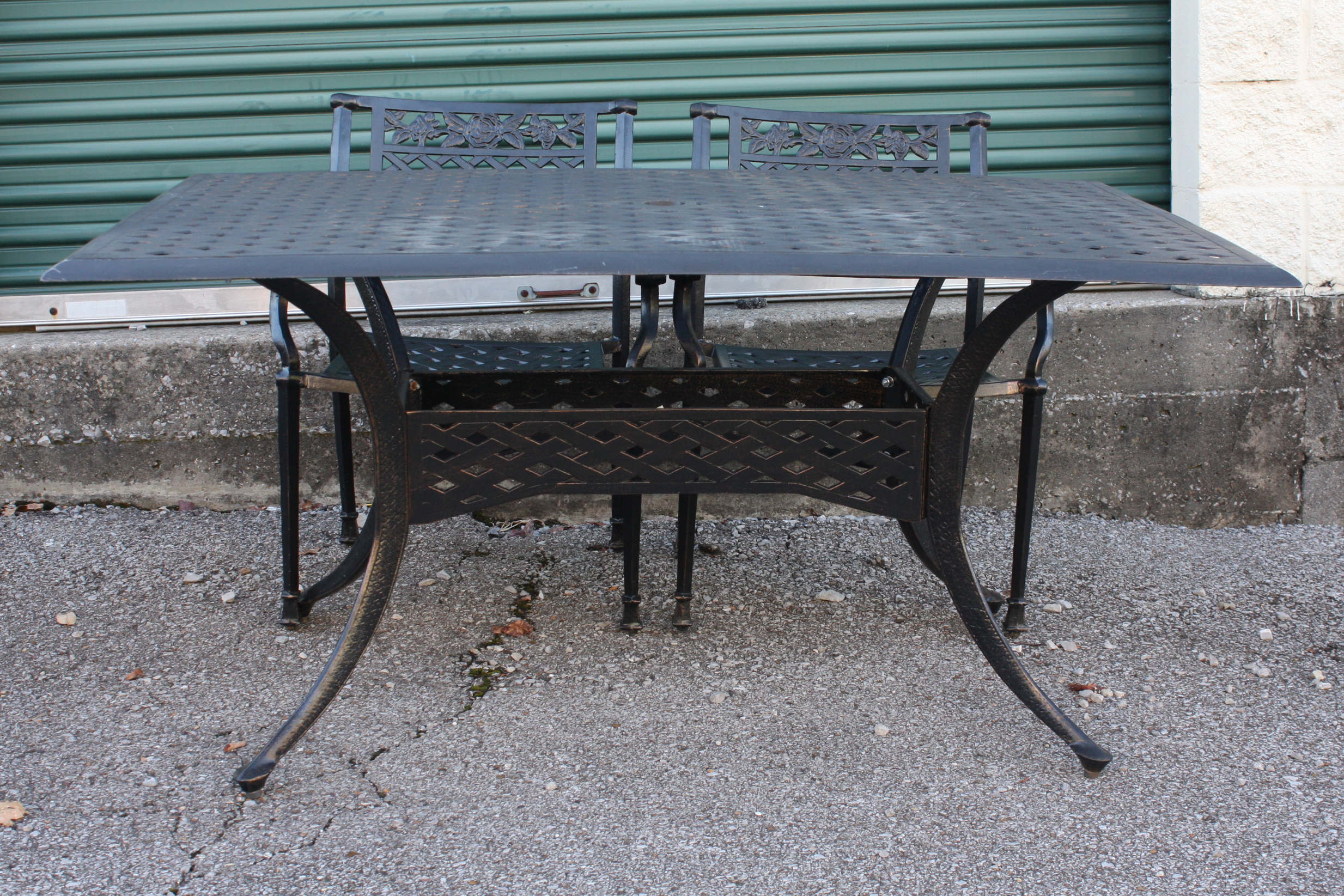 Outdoor Patio Table and Chairs