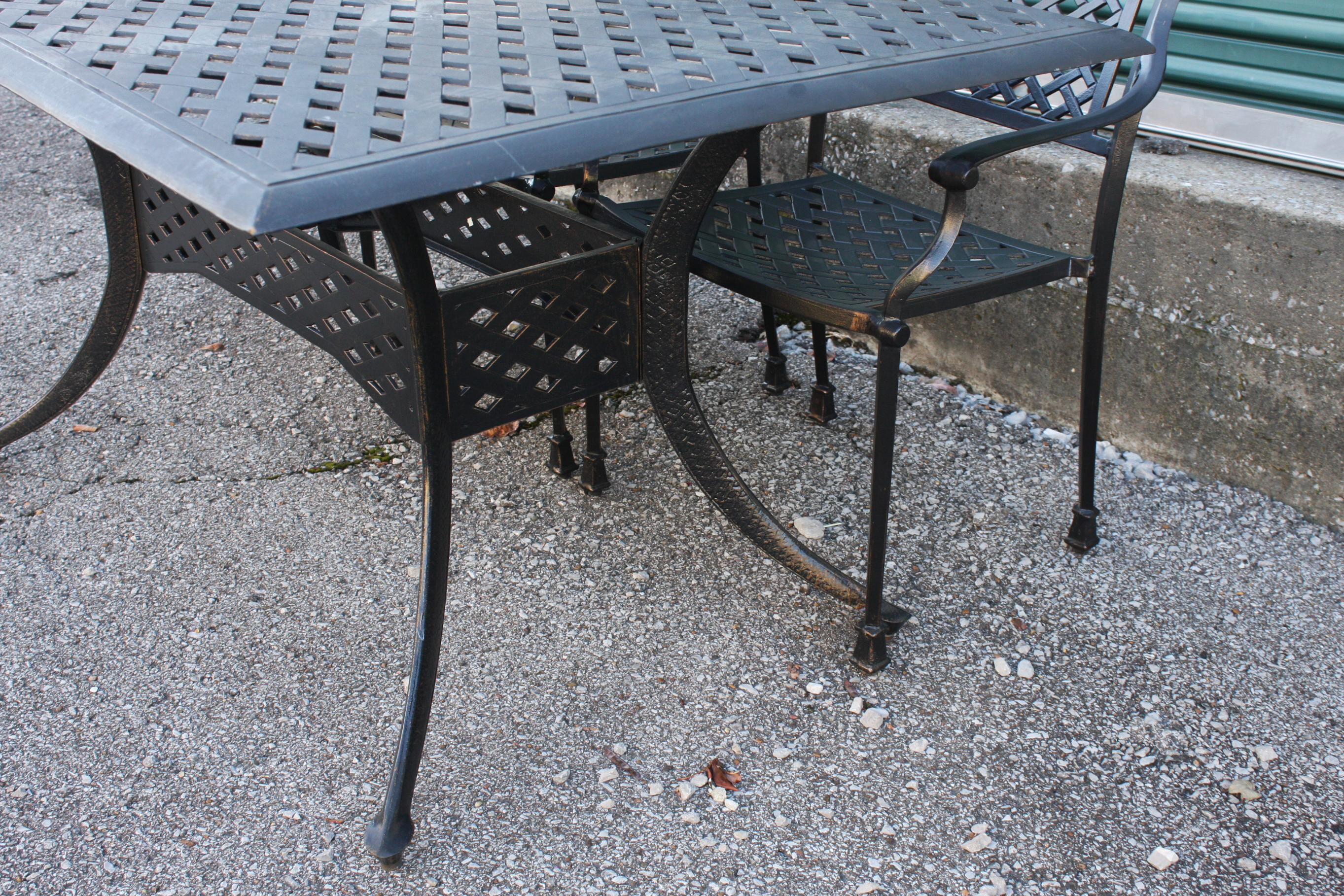 Outdoor Patio Table and Chairs