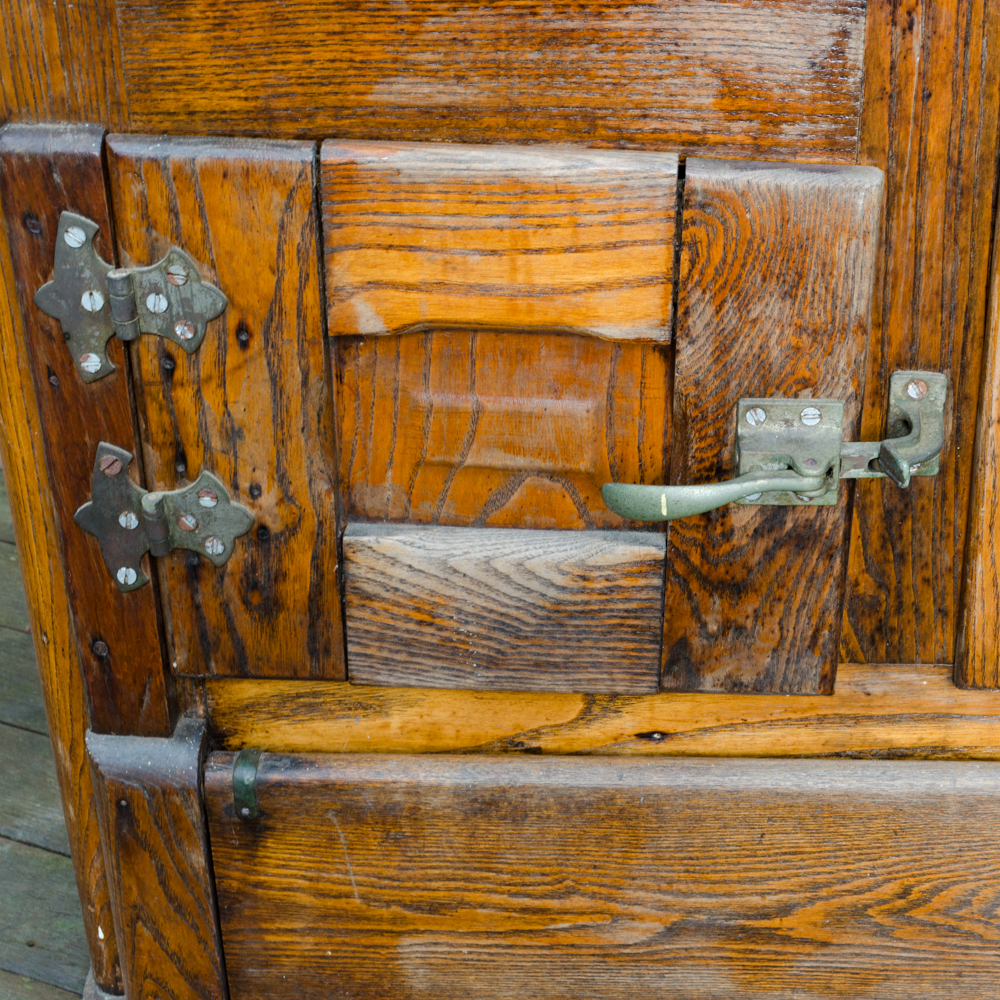 Vintage Rose FrostAir Ice Box