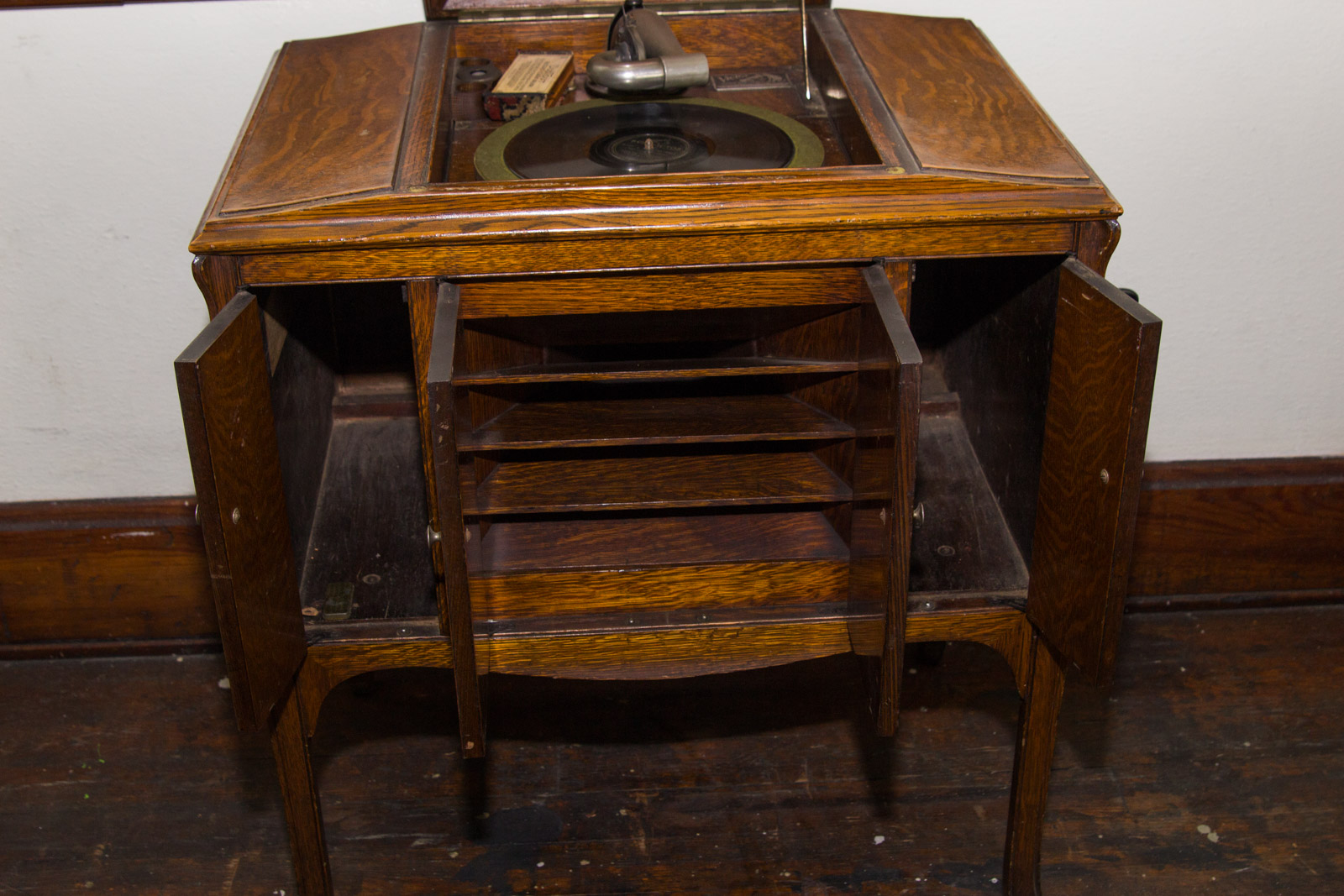 1920s Victrola VV 240 Record Player