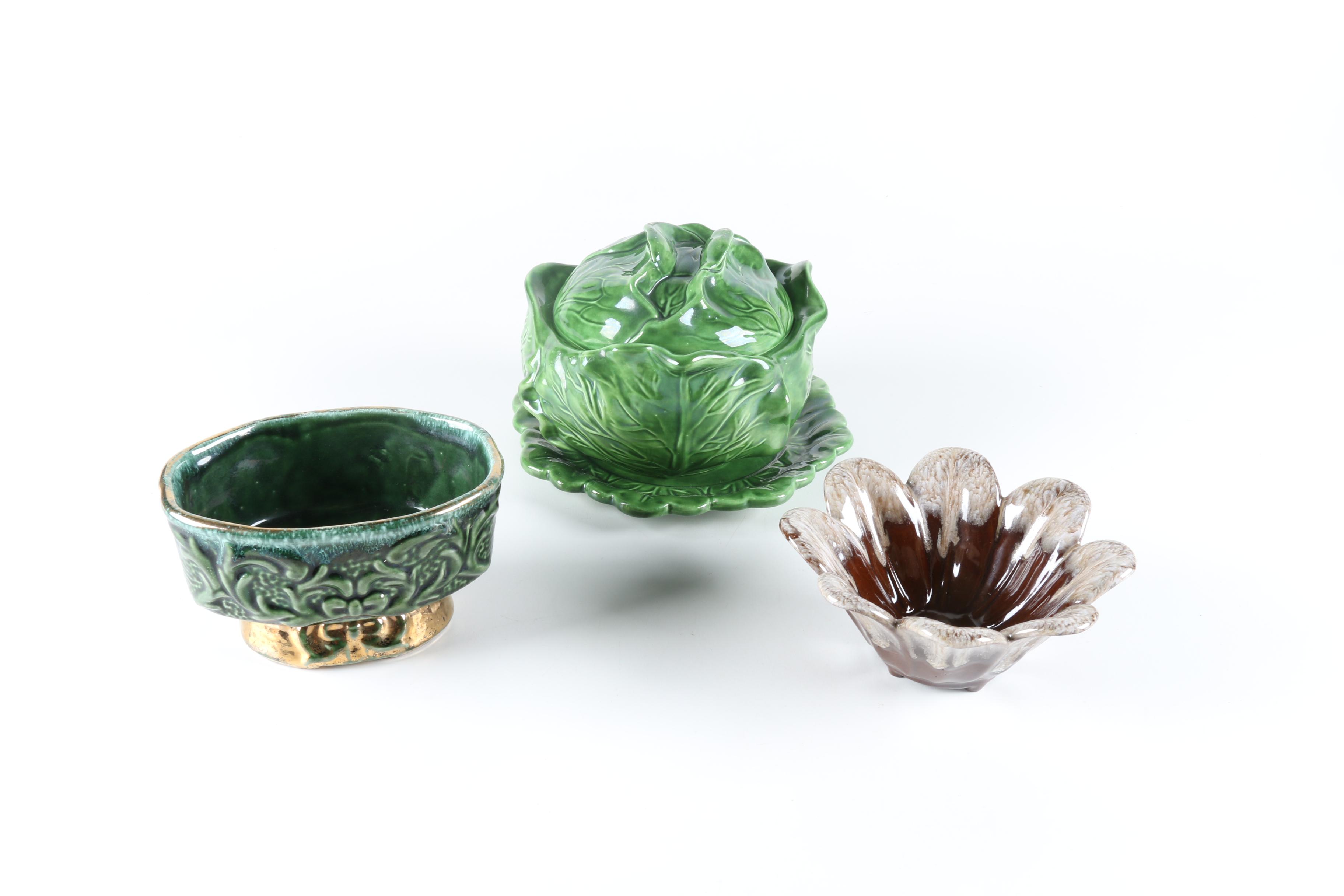 Art Pottery Tableware Including a Holland Mold Cabbage Bowl Set