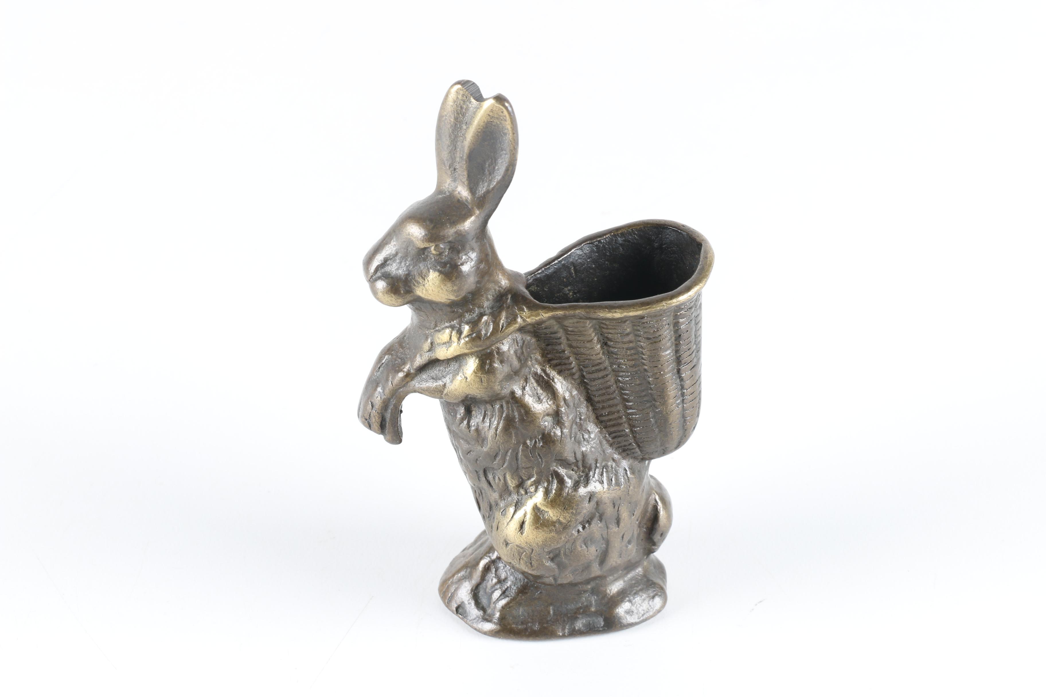 Brass Home Decor Collectibles Including a Skeleton Key