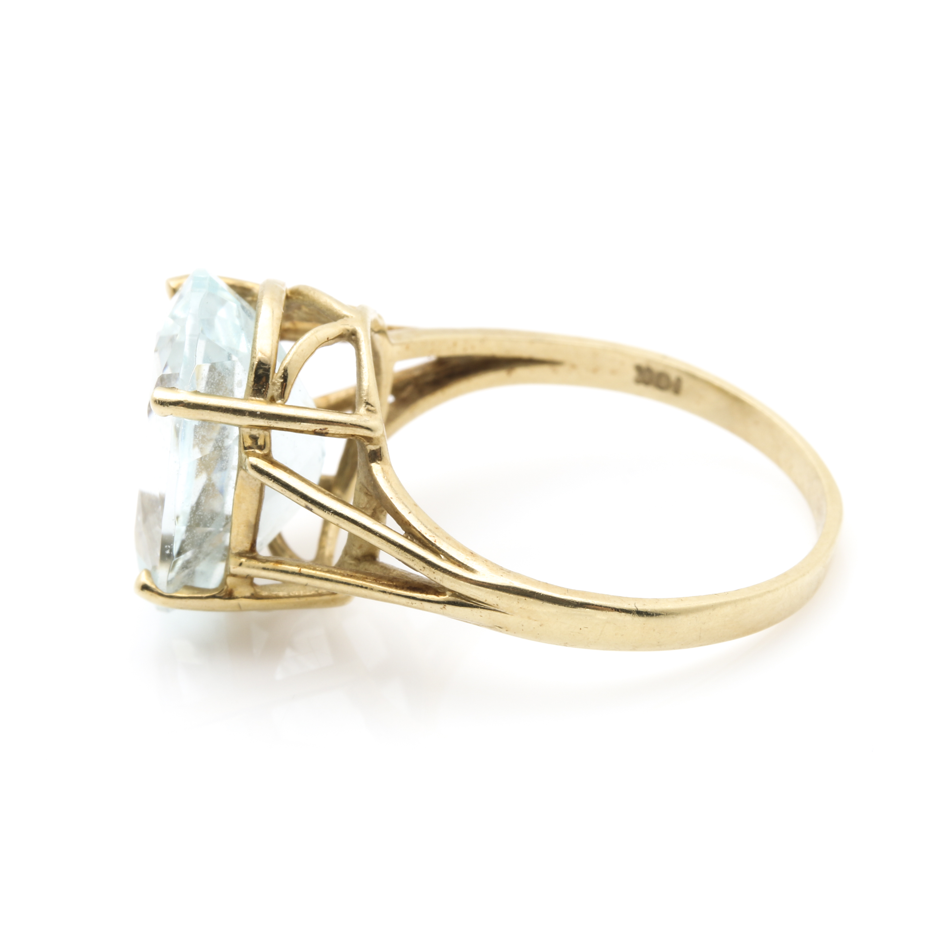 10K Yellow Gold 5.65 CT Aquamarine Ring