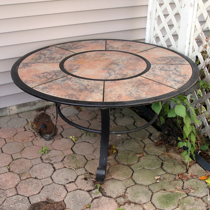 Outdoor Round Patio Table Inlaid with Tile