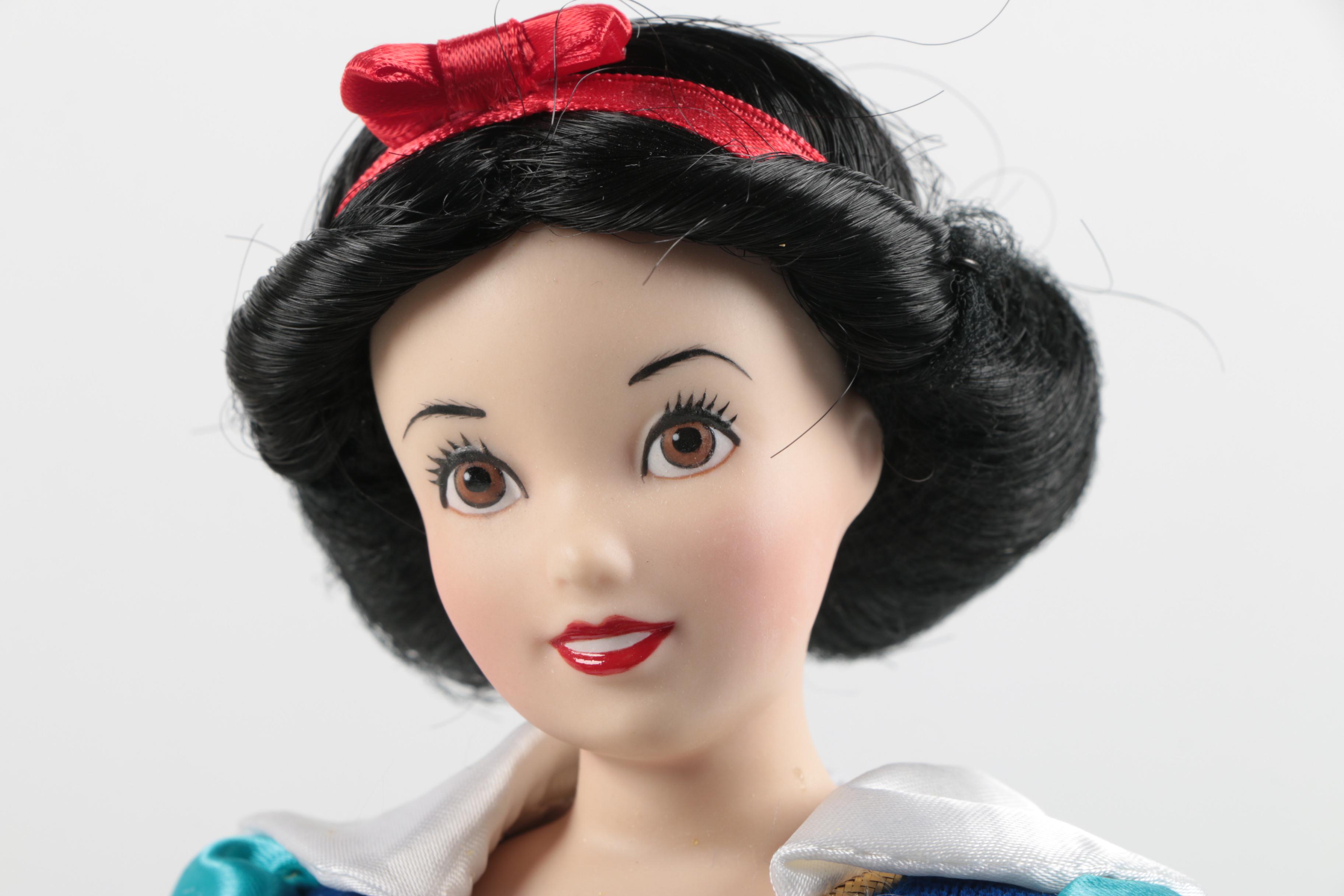 Disney's "Snow White" Heirloom Doll by Franklin Mint