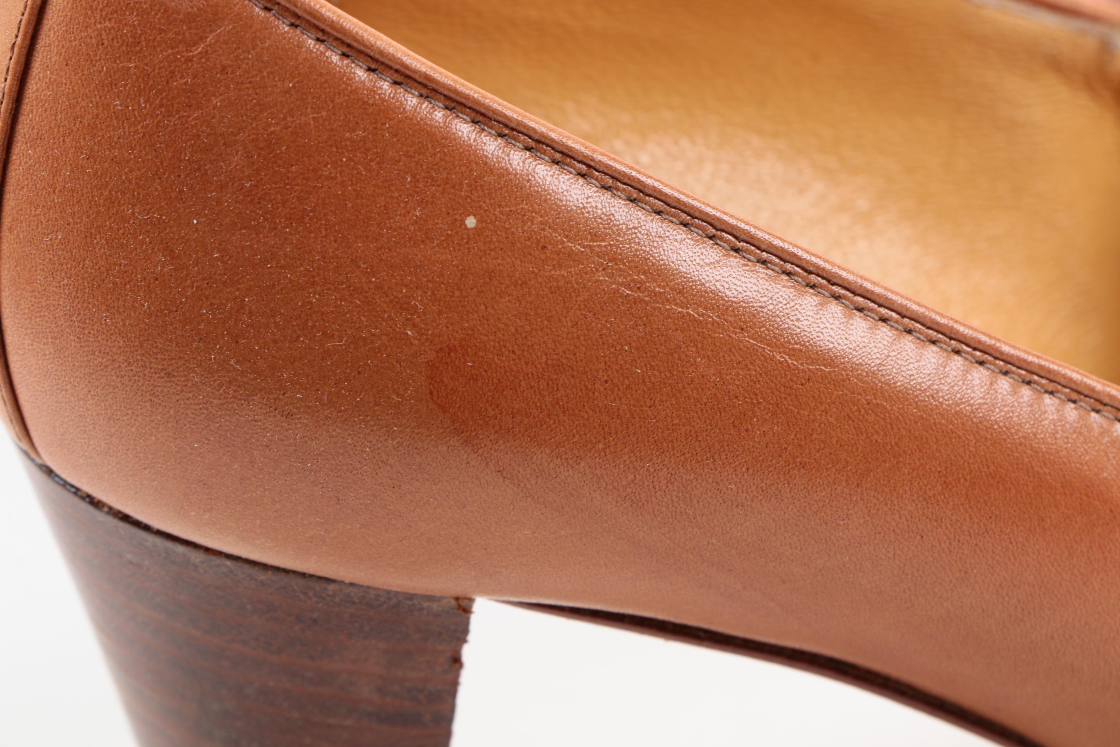 Vintage Gucci Tan Leather Heeled Loafers