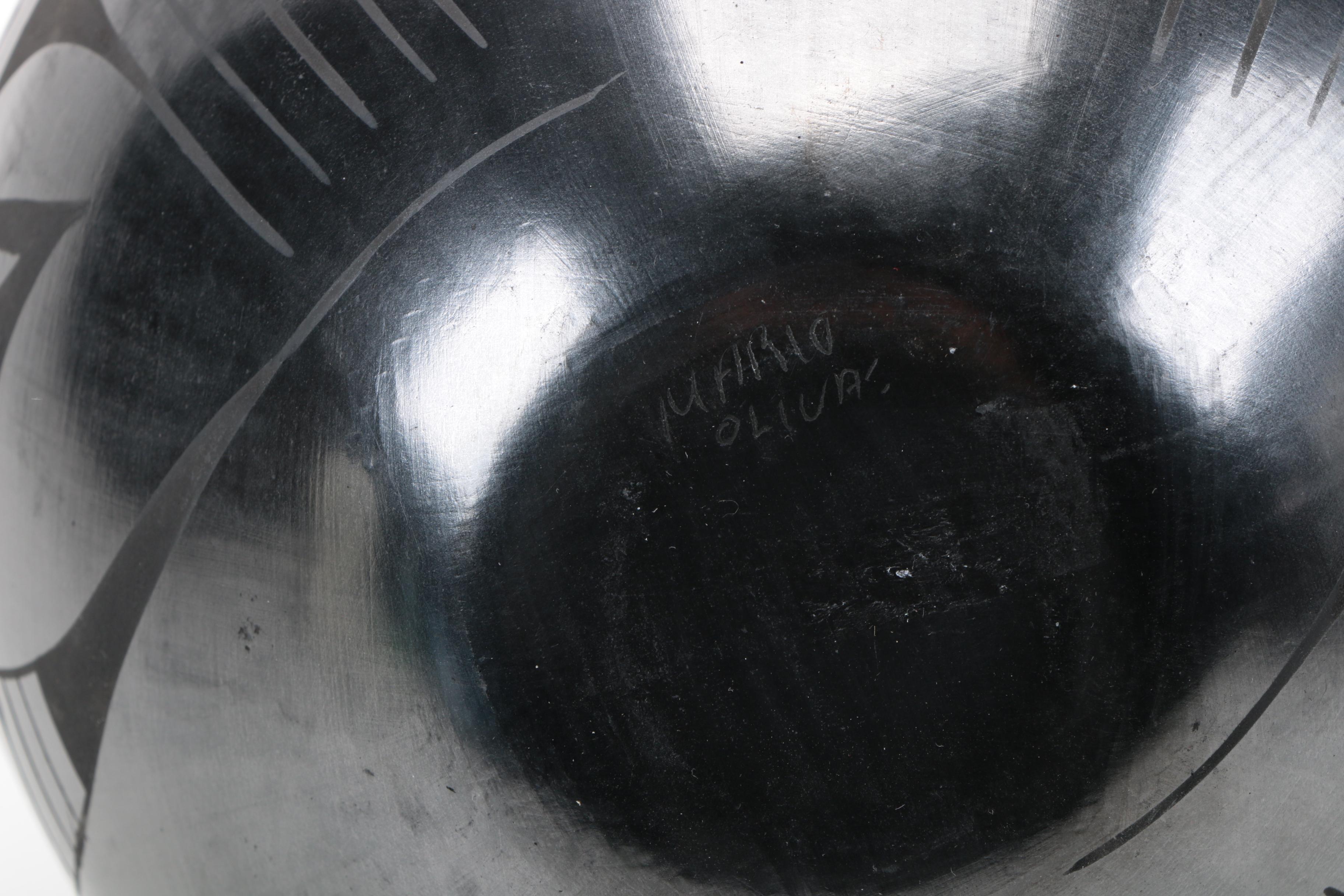 Mata Ortiz Blackware Lizard Motif Jar Signed Mario Oliva