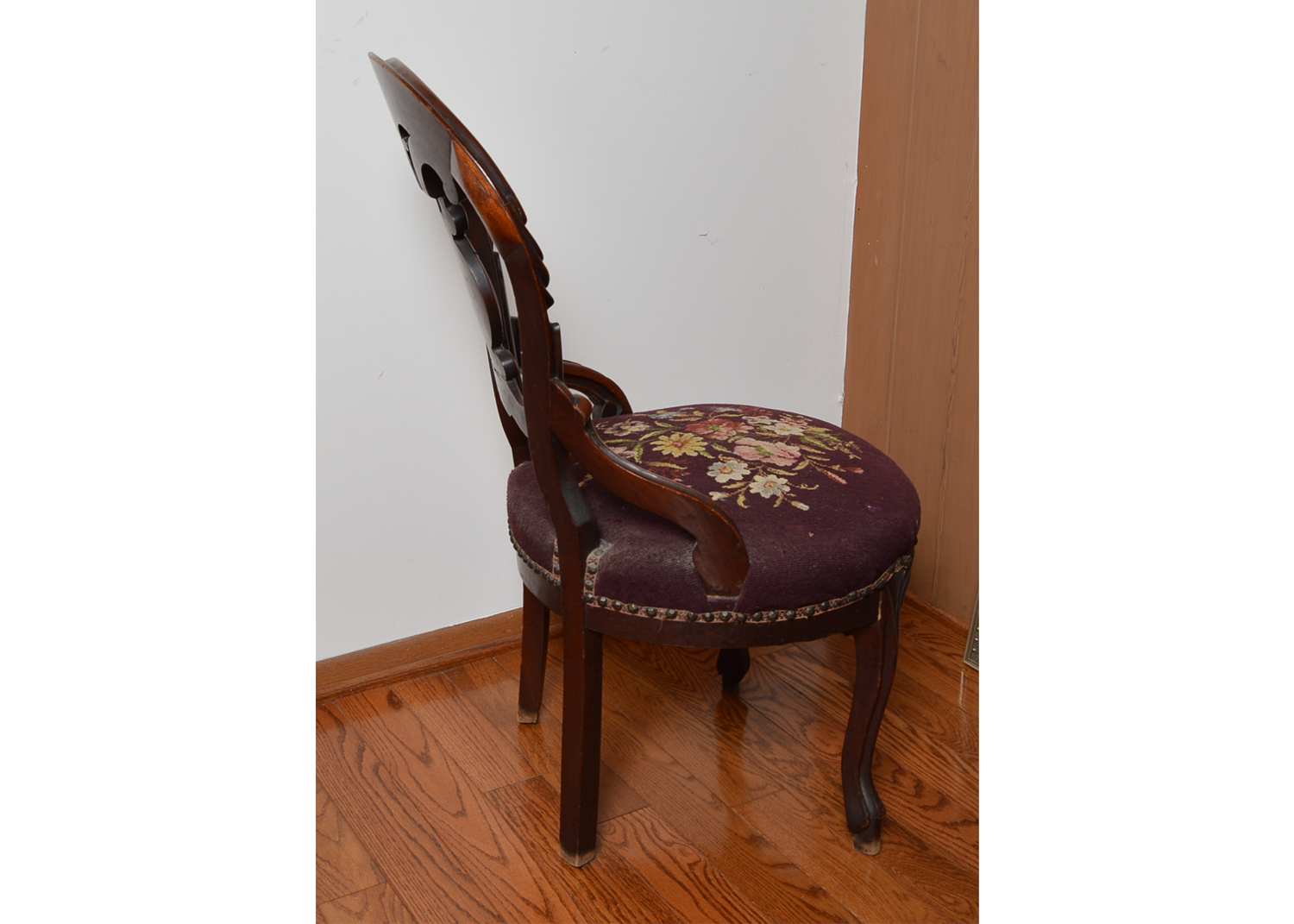 Victorian Style Accent Chair