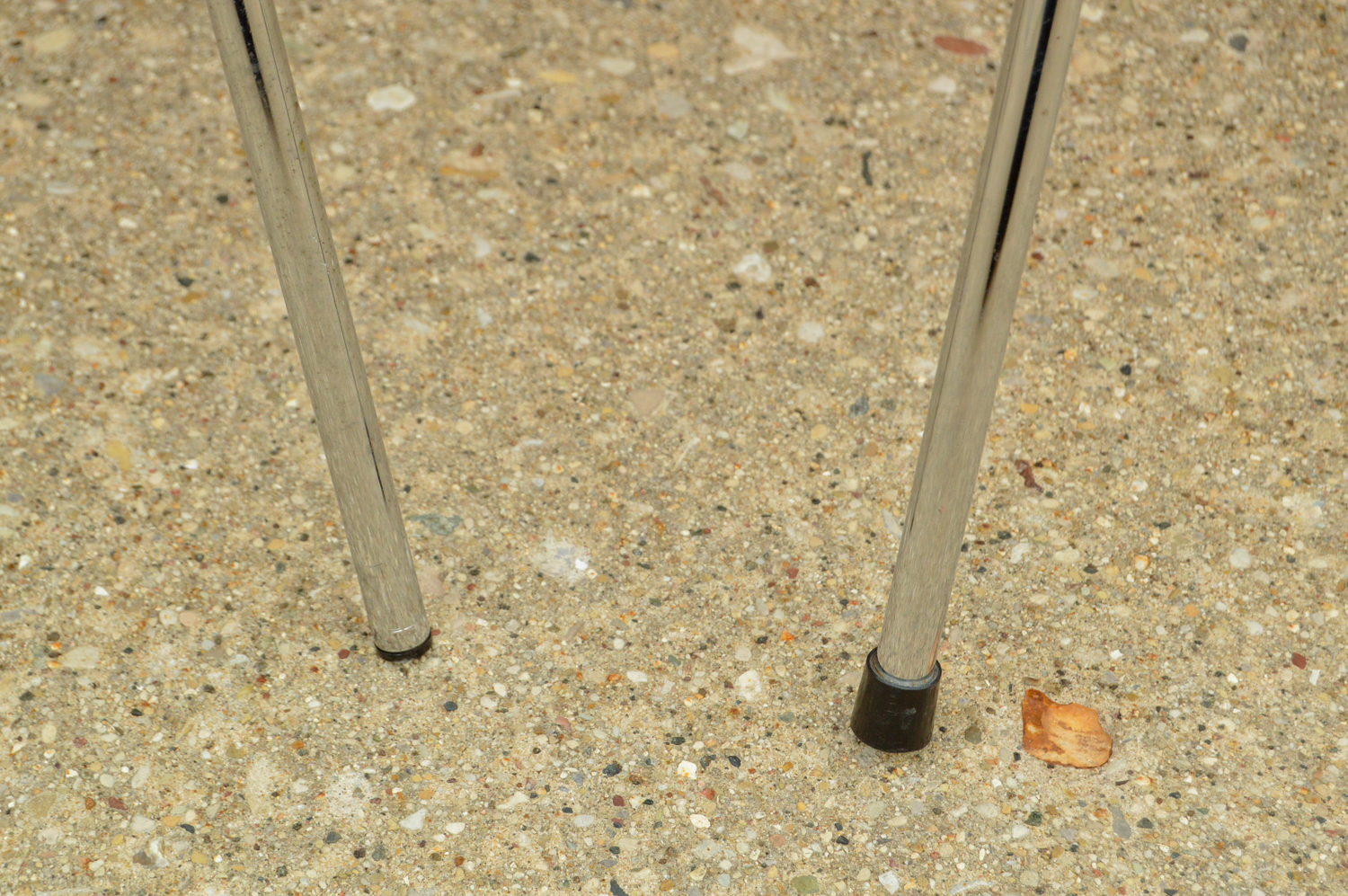 Pair of Danish Modern Chairs by Arne Jacobsen for Fritz Hansen