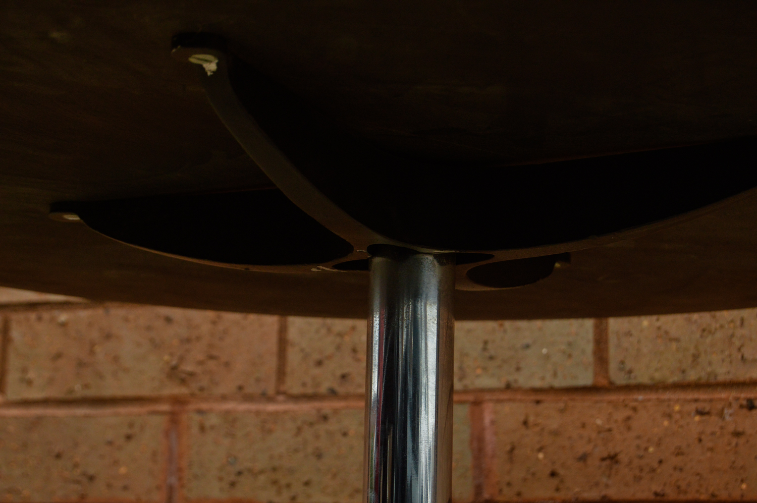 Mid Century Modern Style Pedestal Table