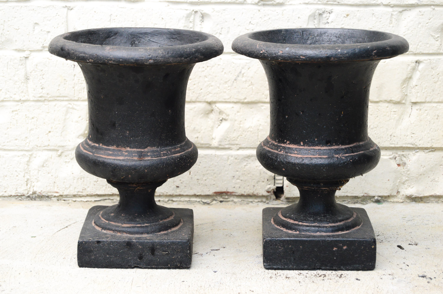 PEBA Tandem Cast Stone Black Planter Urns