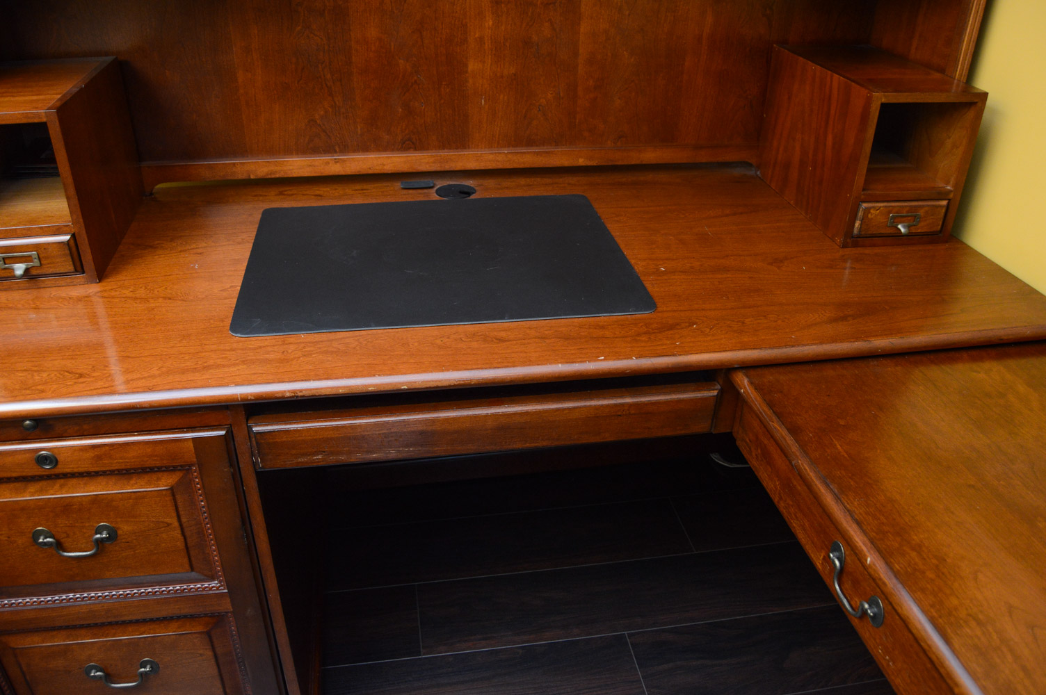 Riverside Furniture "Meridian" Home Collection Workstation with Hutch and Chair