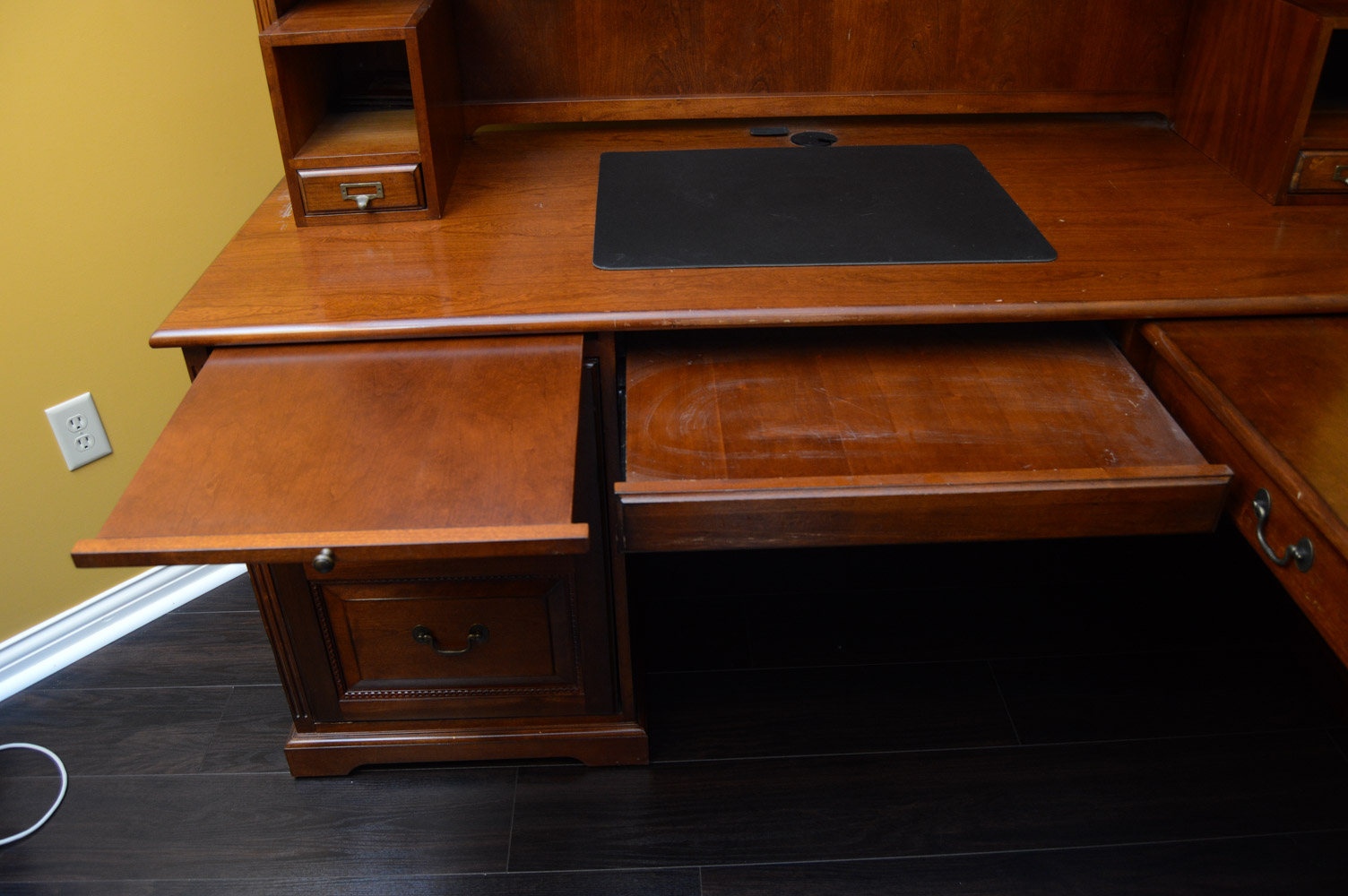 Riverside Furniture "Meridian" Home Collection Workstation with Hutch and Chair