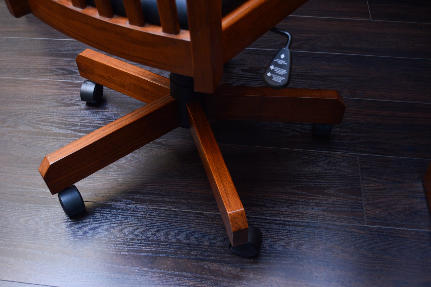 Riverside Furniture "Meridian" Home Collection Workstation with Hutch and Chair