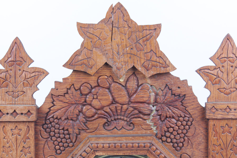 WM. L. Gilbert Clock Co. "Ivy" Clock