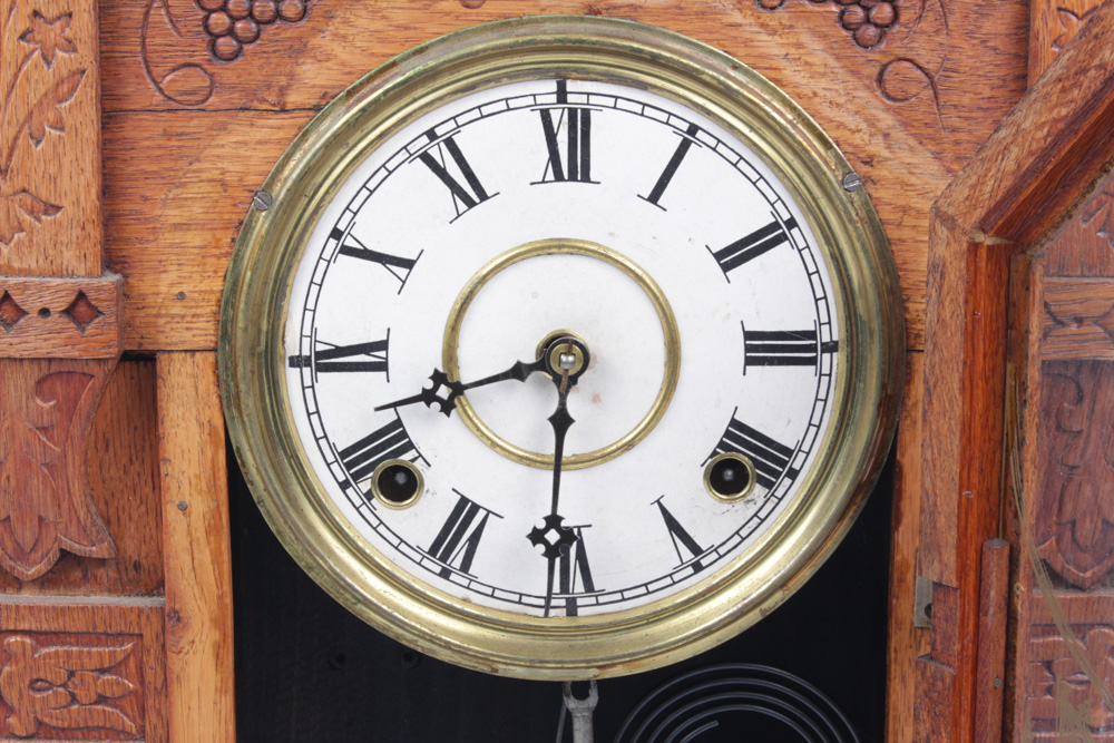 WM. L. Gilbert Clock Co. "Ivy" Clock