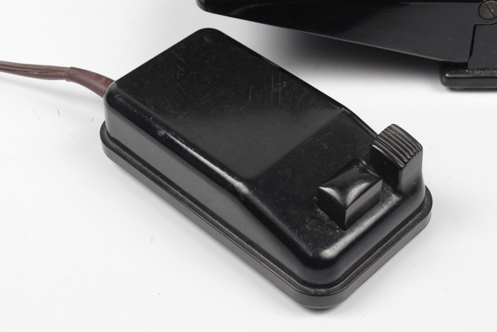 Vintage Singer "Featherweight" Portable Sewing Machine