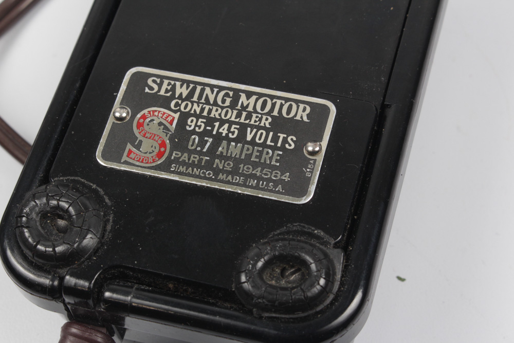 Vintage Singer "Featherweight" Portable Sewing Machine