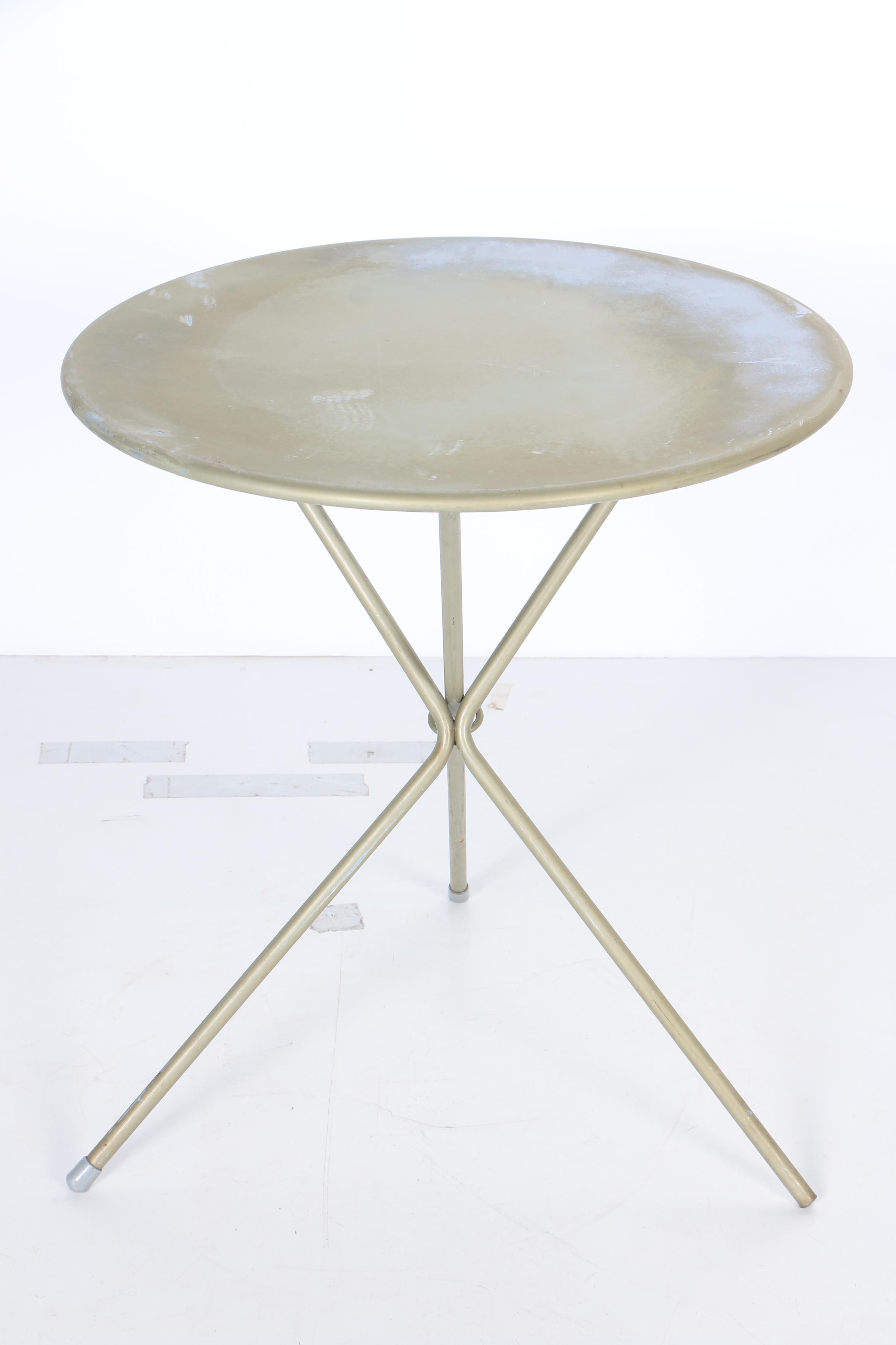 Collapsible Round Table