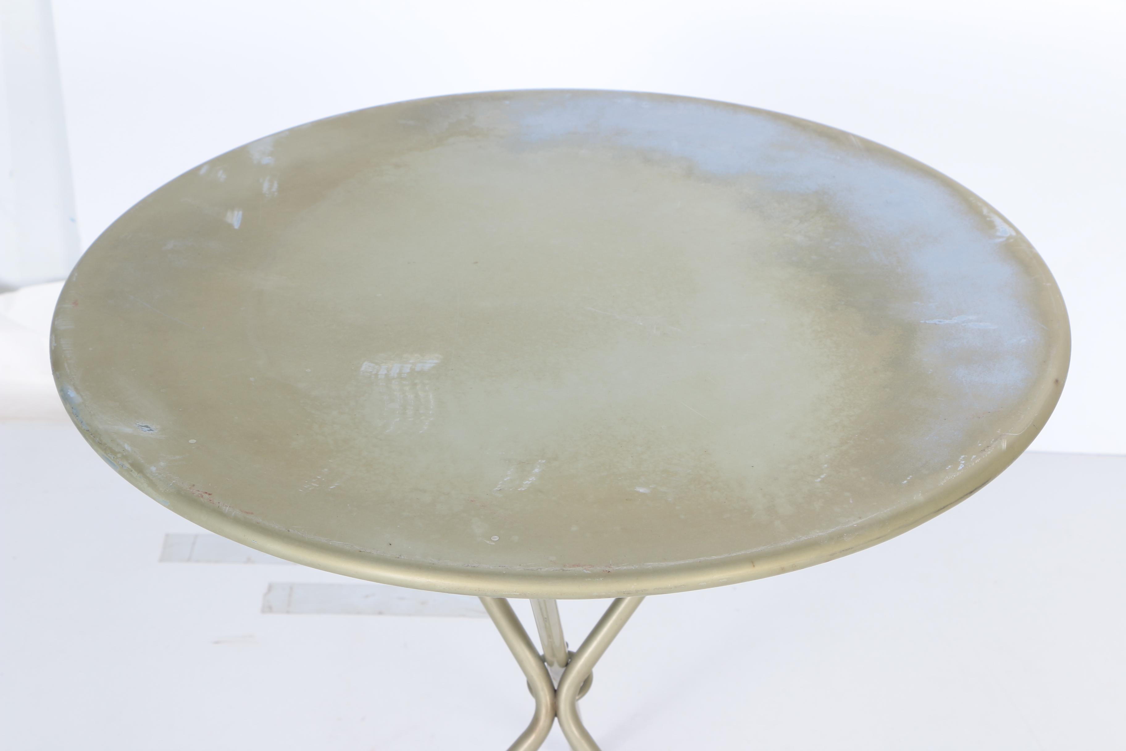 Collapsible Round Table