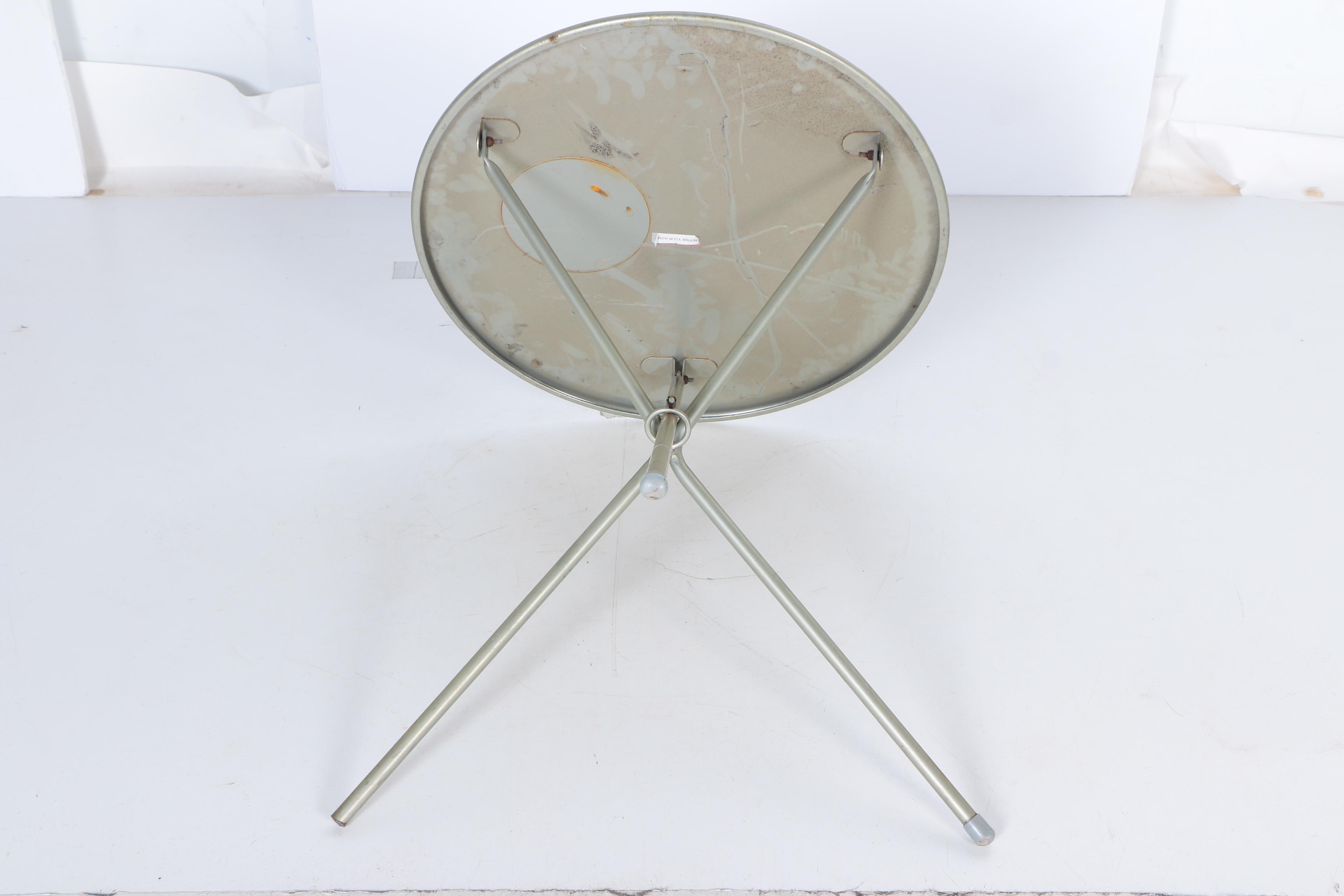 Collapsible Round Table