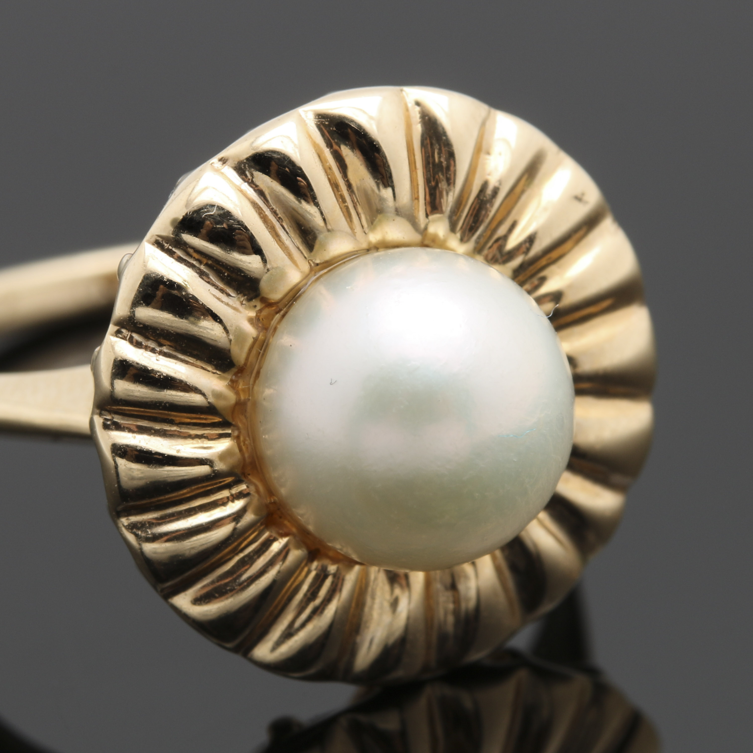 14K Yellow Gold Cultured Pearl Ring