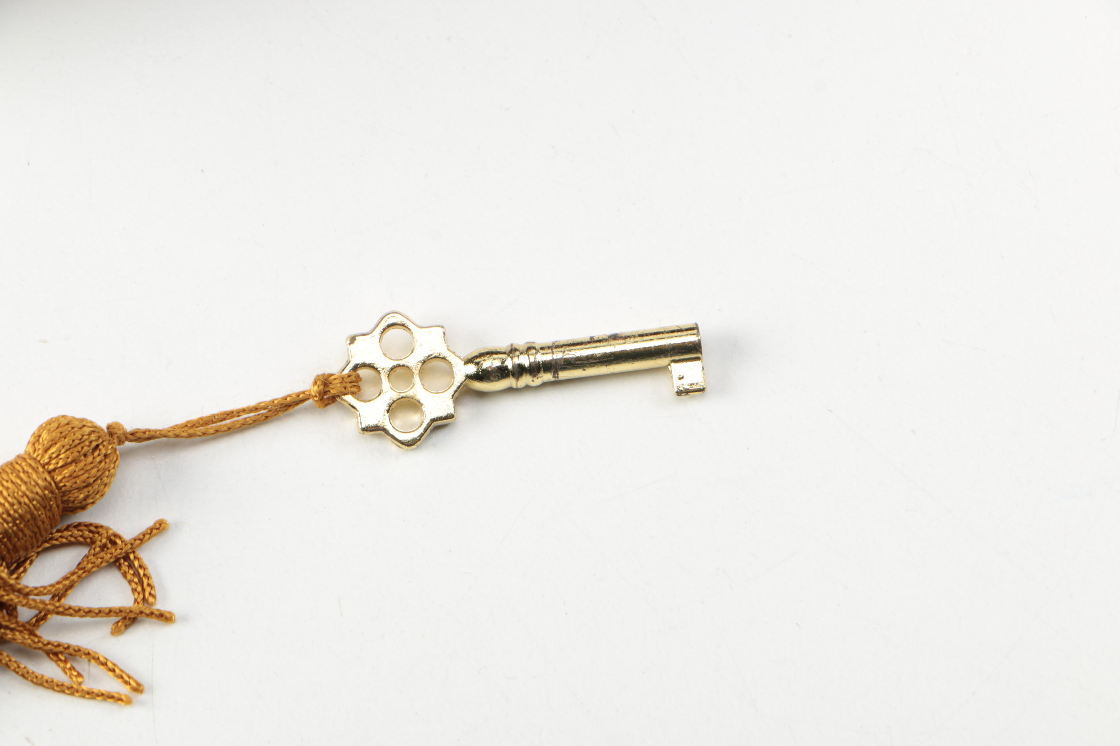 Sorrento Wood Music Box and Image of White Tiger in Metal Frame