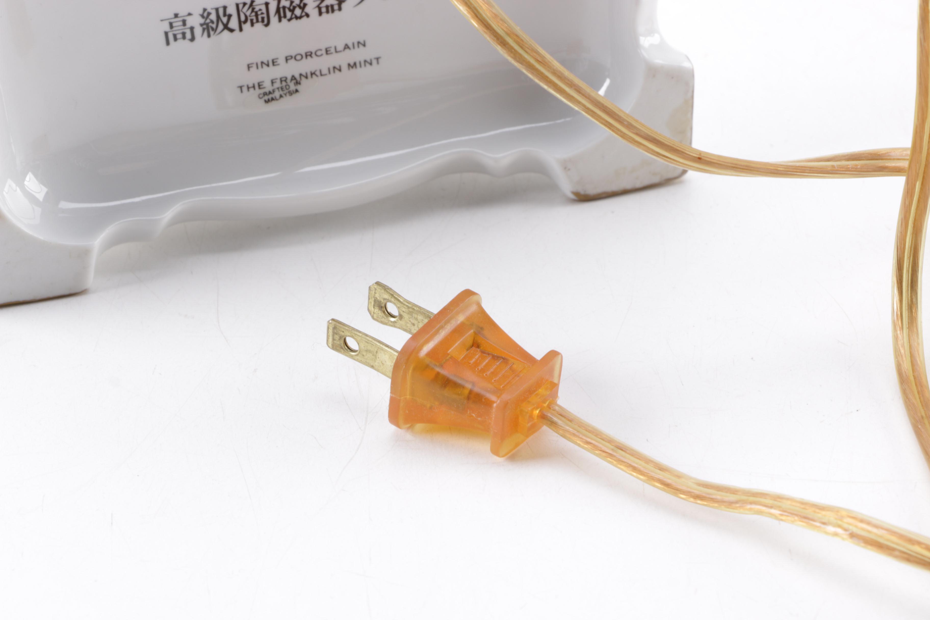 The Franklin Mint Asian Inspired Porcelain Table Lamp