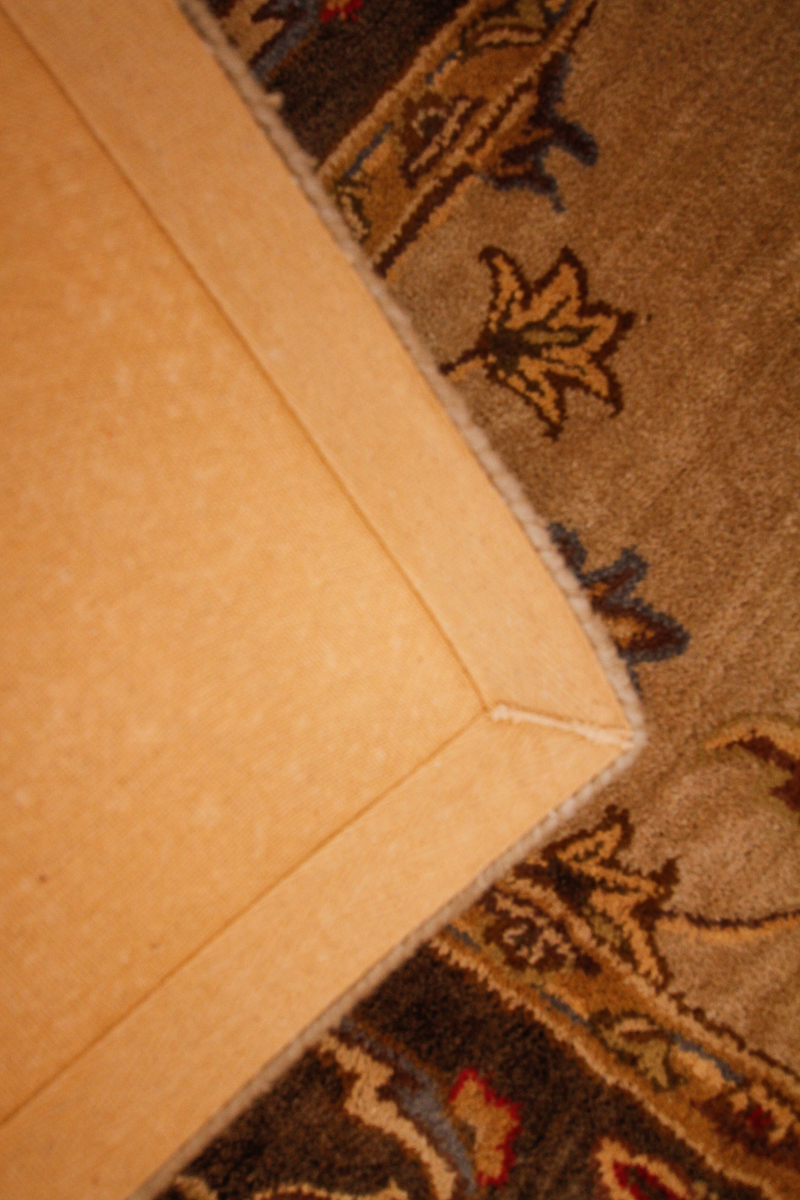 Hand Tufted Indian "Kingsley House" Wool Area Rug