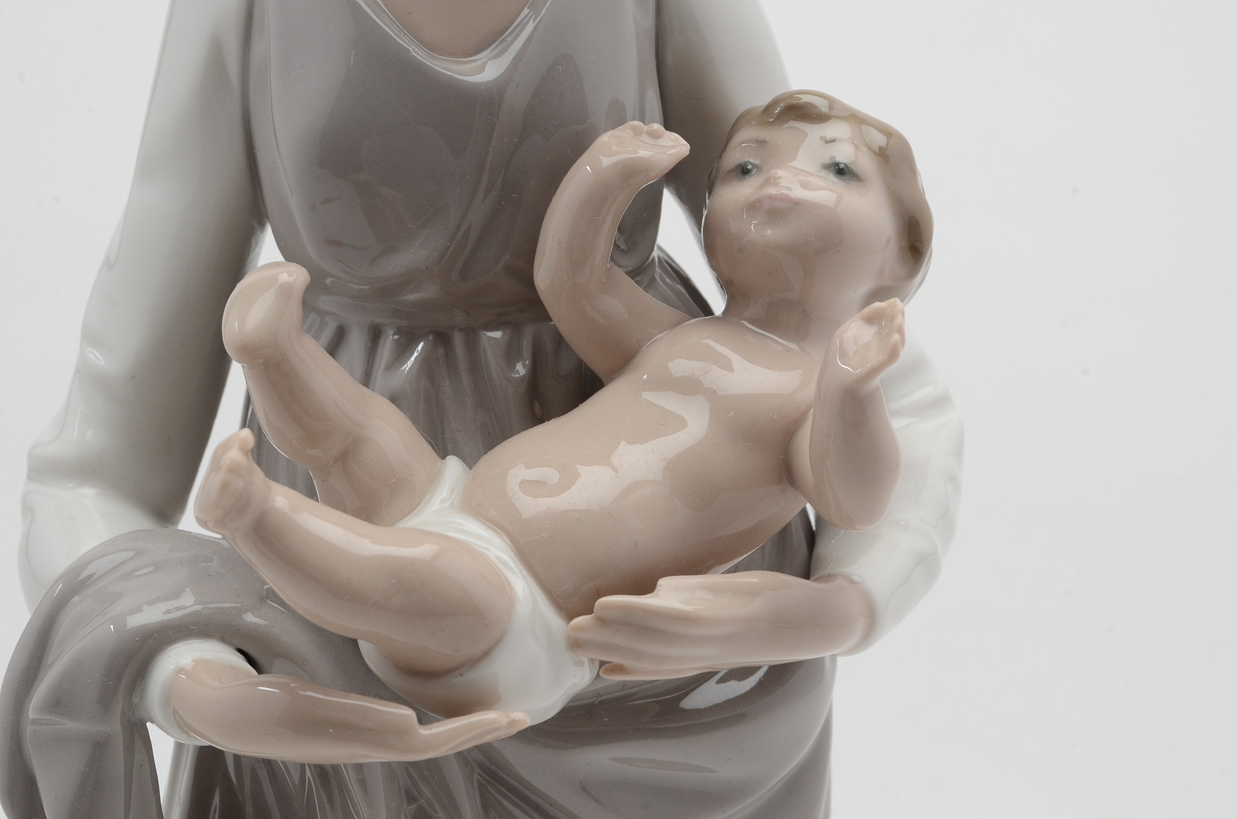 Lladro "Mater Amabilis" Figurine