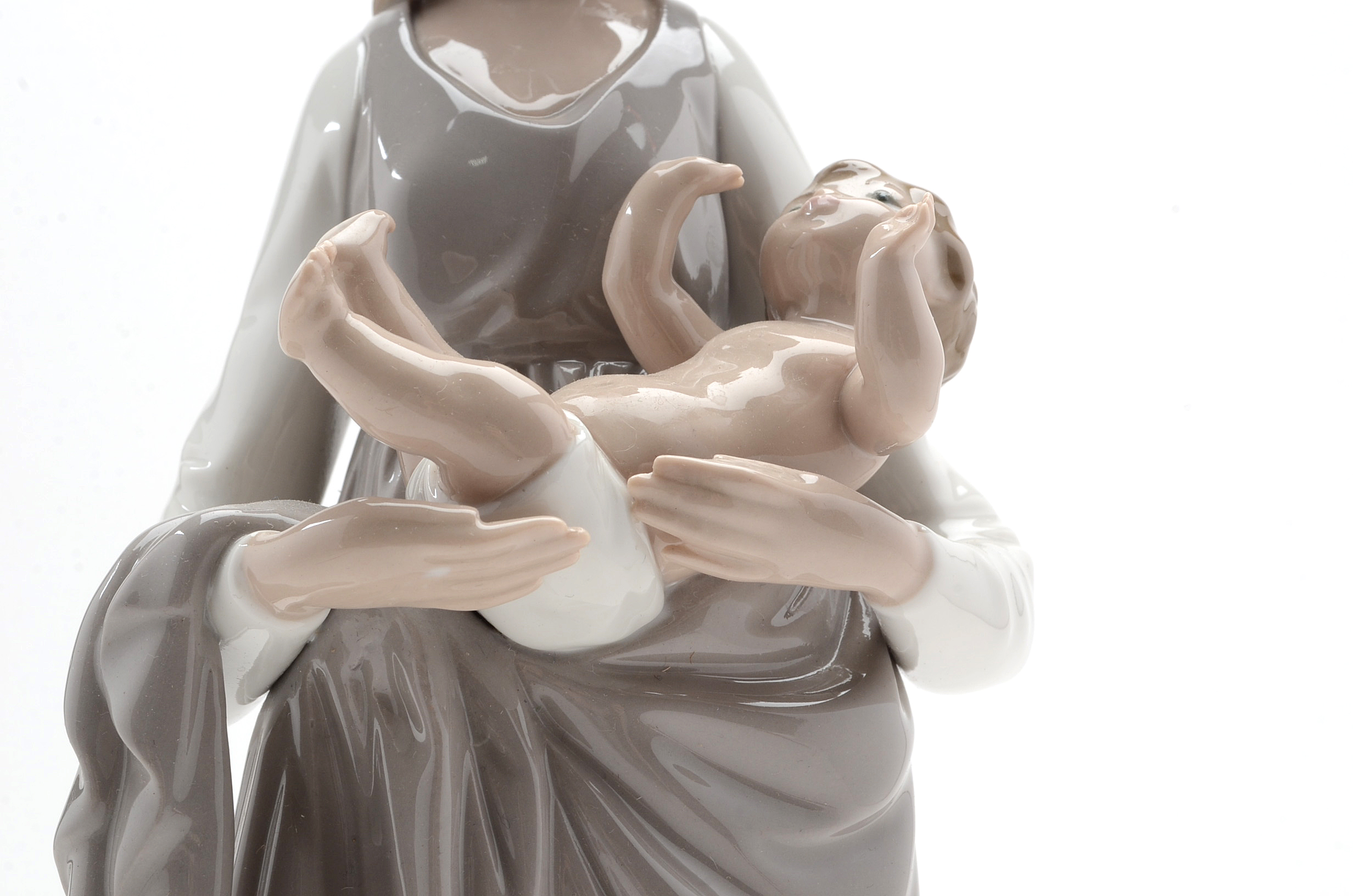 Lladro "Mater Amabilis" Figurine