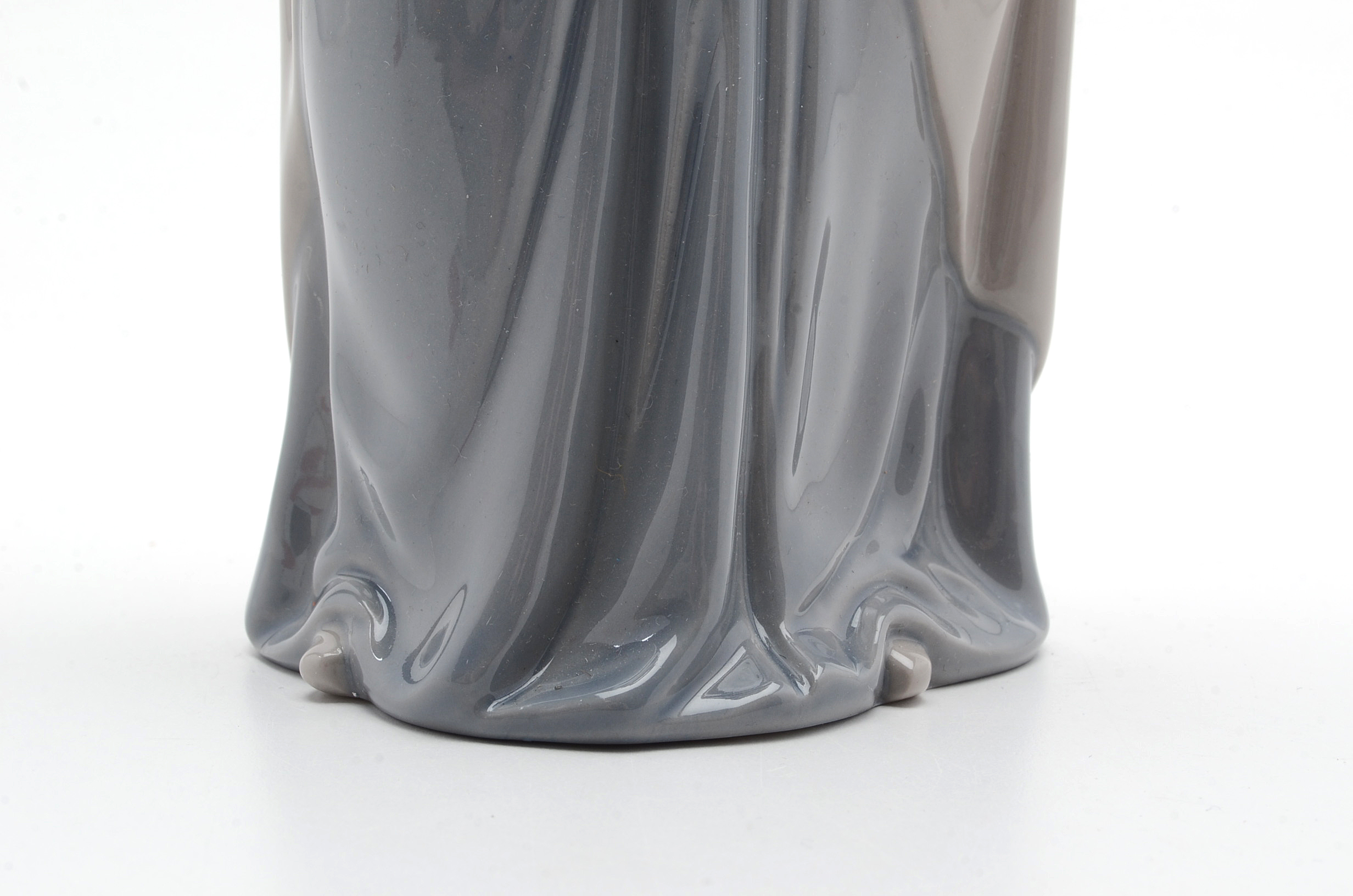 Lladro "Mater Amabilis" Figurine