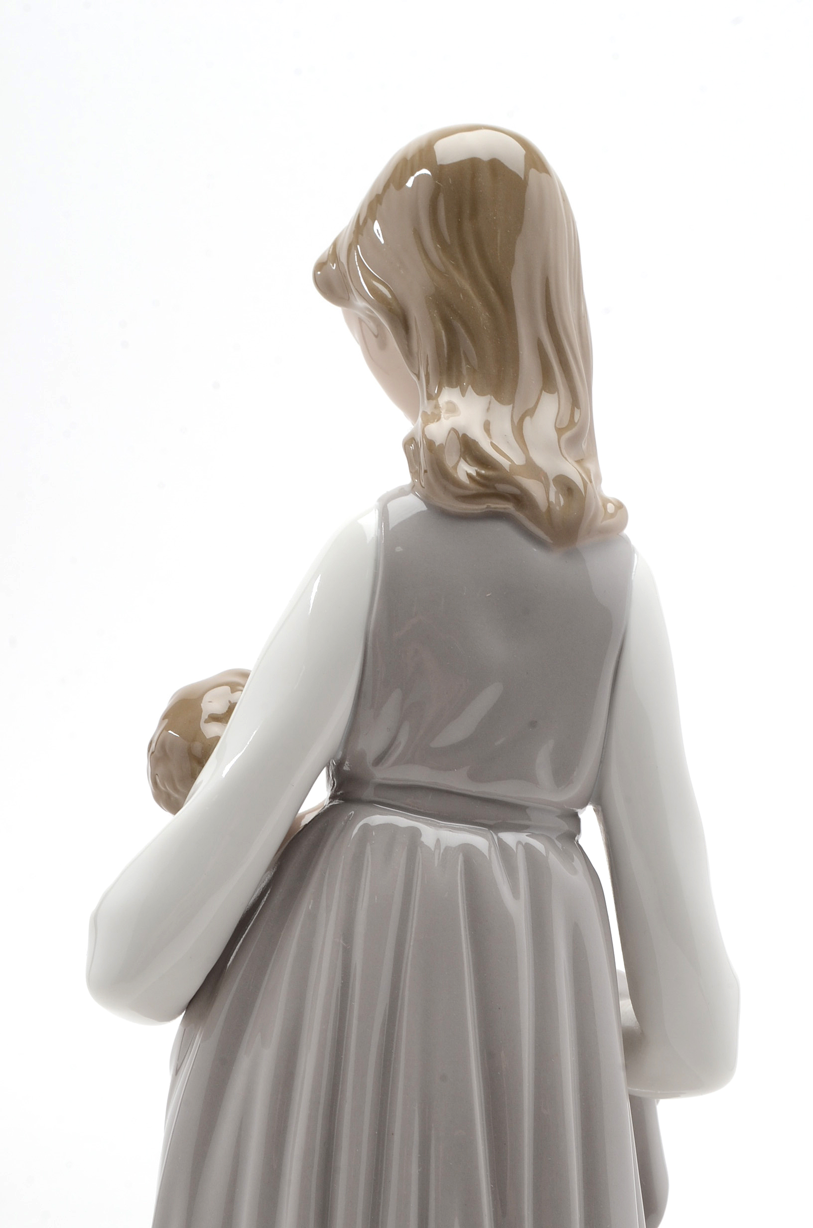Lladro "Mater Amabilis" Figurine