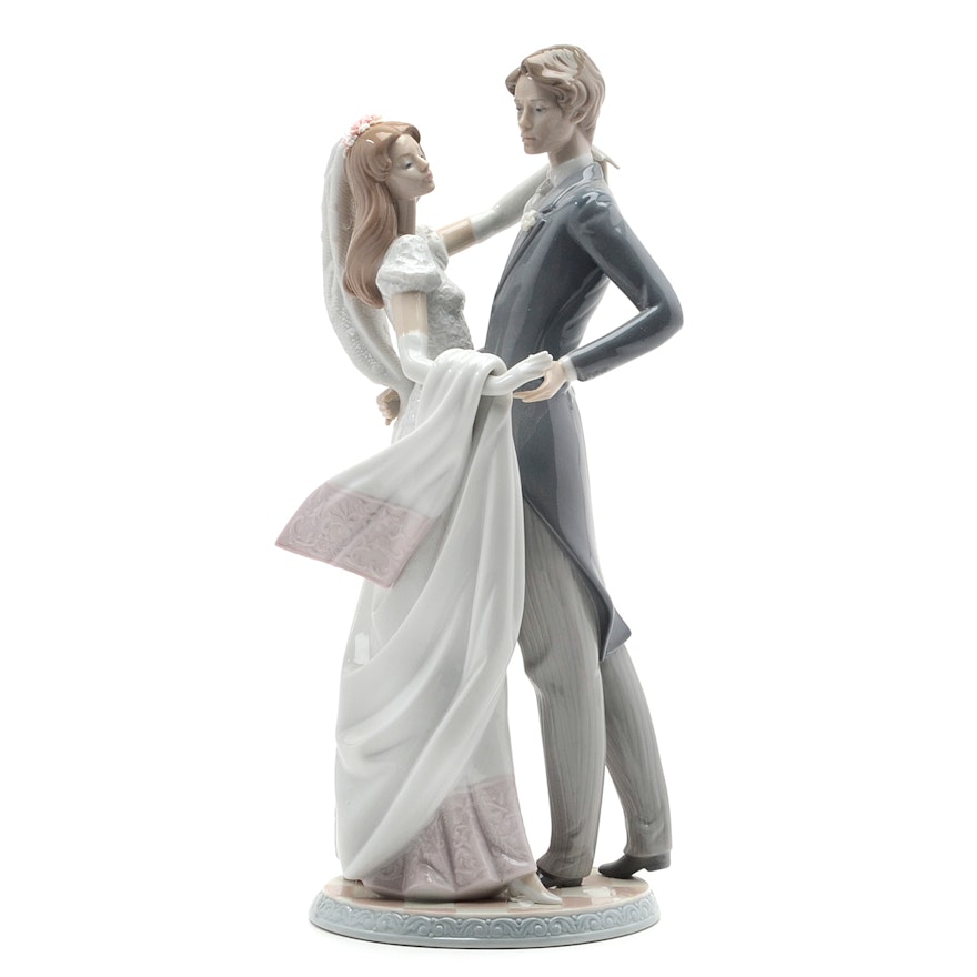 Lladro "I Love You Truly" Porcelain Figurine