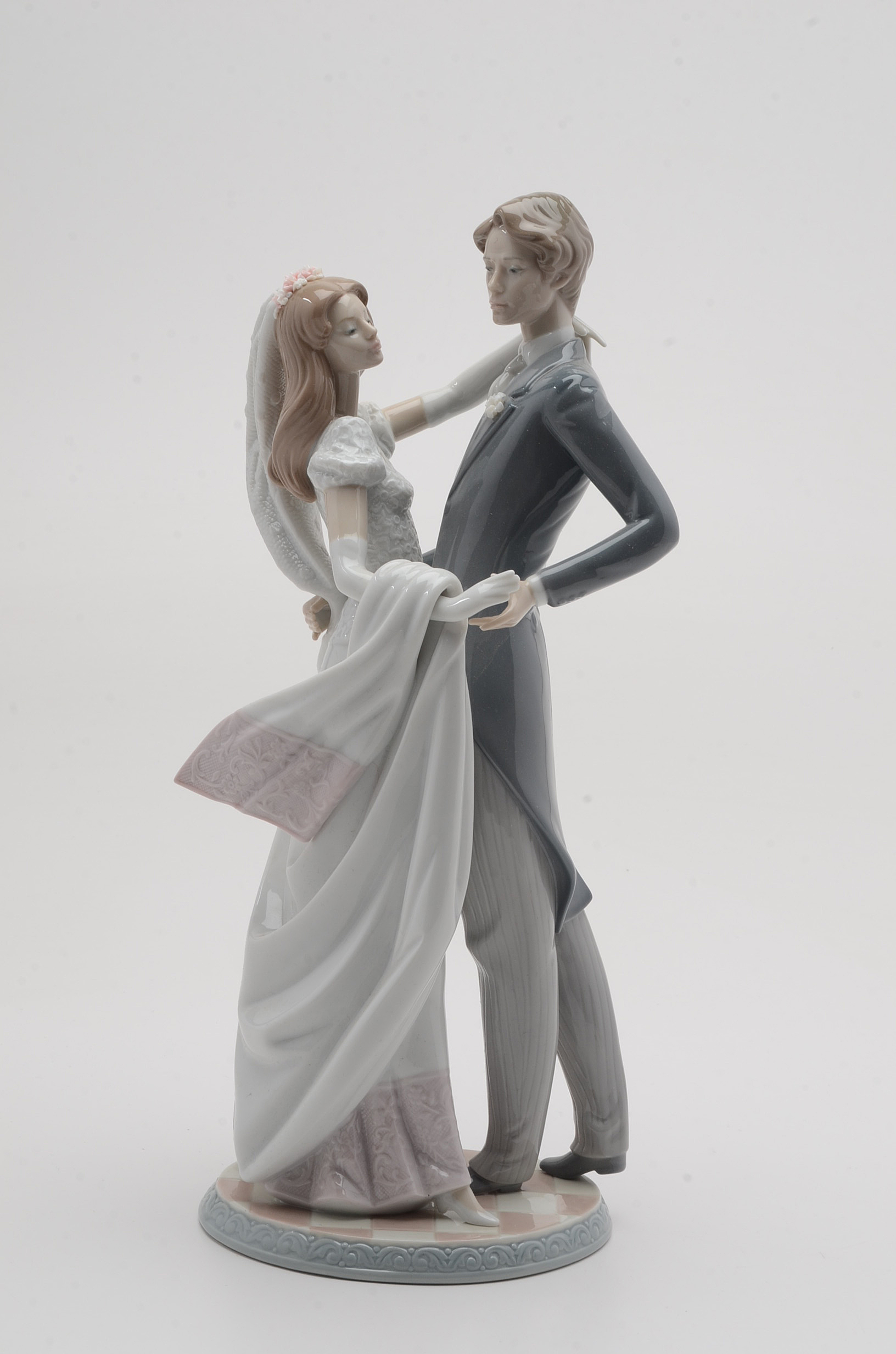 Lladro "I Love You Truly" Porcelain Figurine