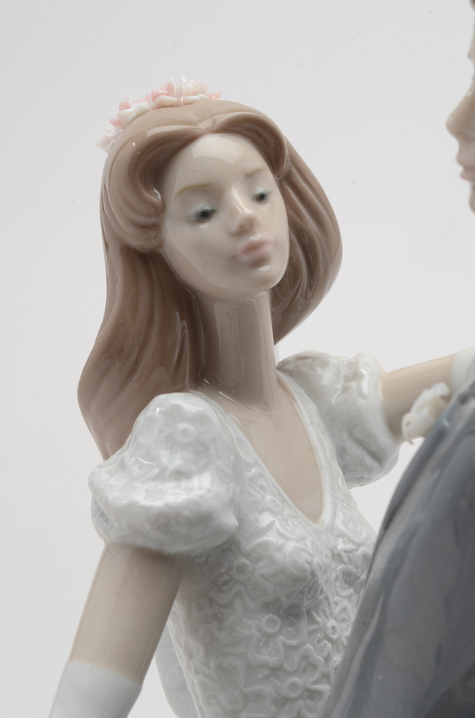 Lladro "I Love You Truly" Porcelain Figurine